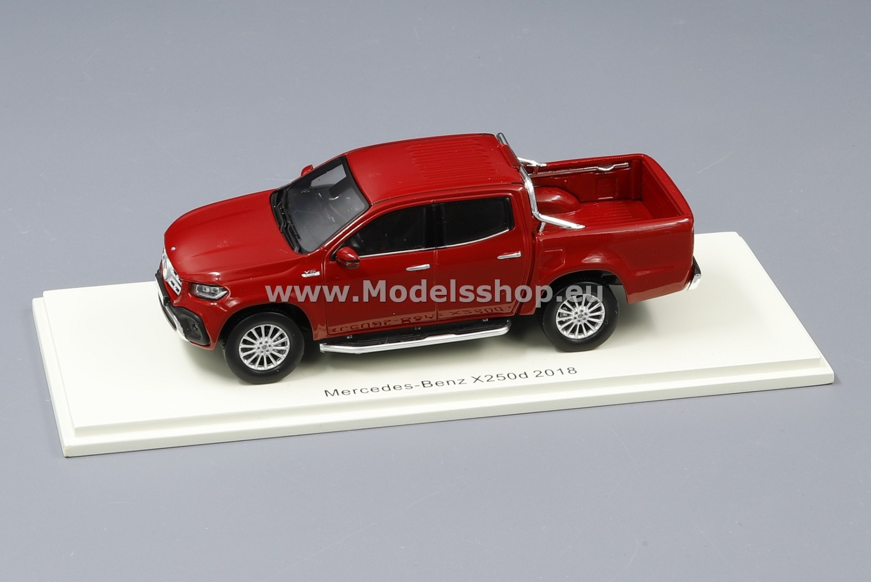 Spark S4995 Mercedes-Benz X250d 2018 (Style Bar) /red metallic/