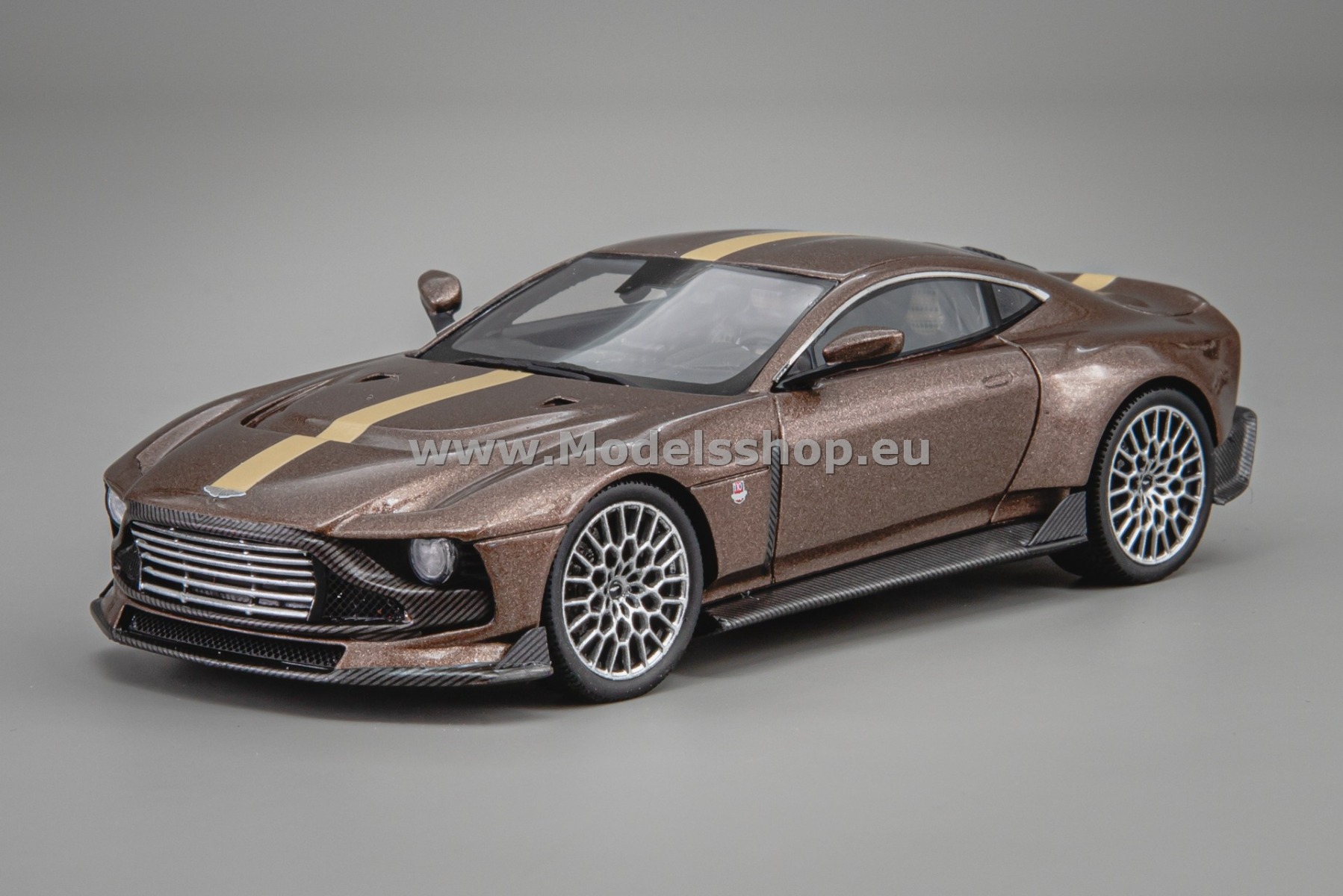 Spark S7843 Aston Martin Valour, 2024 /Cumberland Grey/