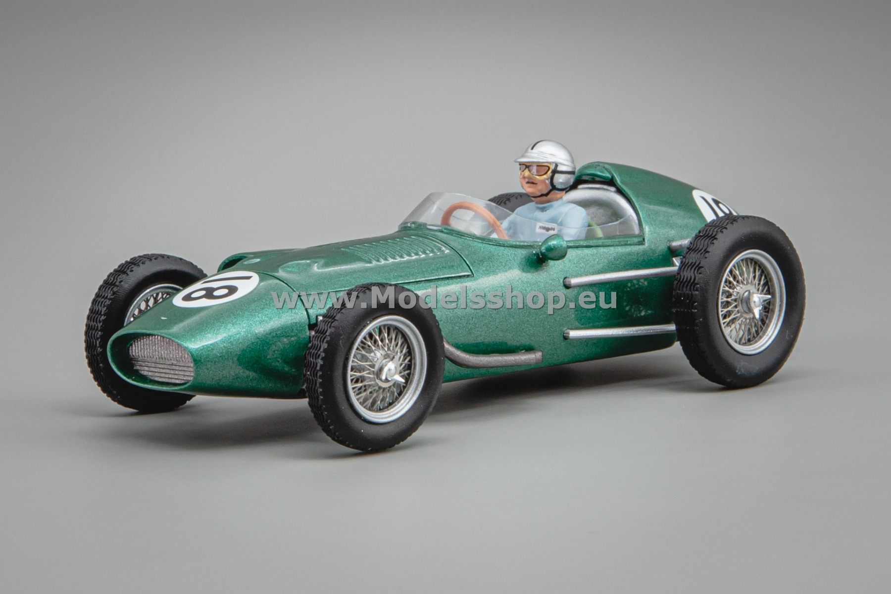 Spark S8145 Aston-Martin DBR5 F1 No.18 British GP 1960 Roy Salvadori