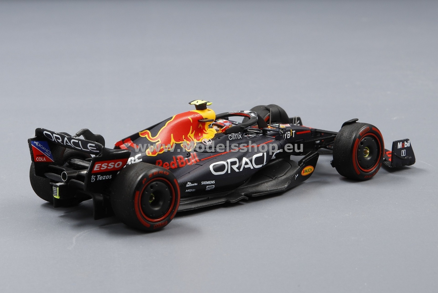 Spark S8525 Oracle Red Bull Racing RB18 No.11 Oracle Red Bull