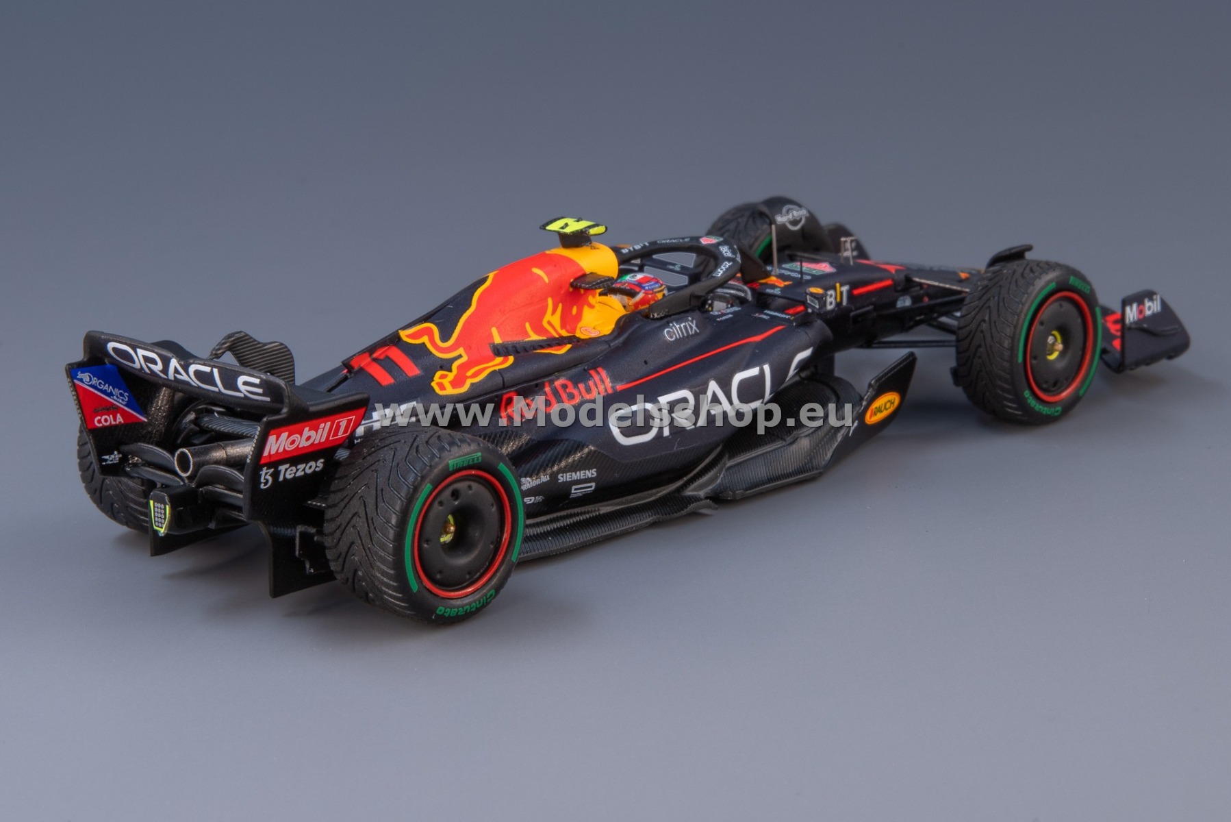 Spark S8560 Oracle Red Bull Racing RB18, No.11 Oracle Red