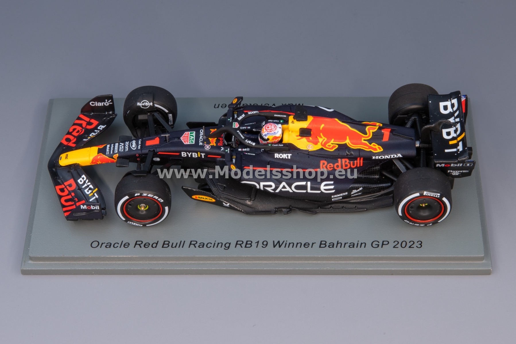 Spark S8569 Oracle Red Bull Racing RB19 No.1 Oracle Red Bull