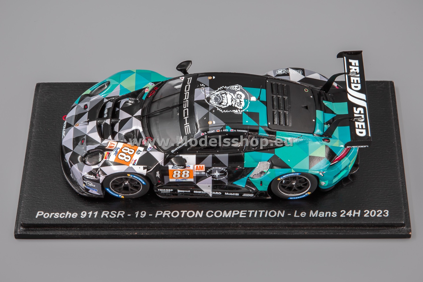 Spark S8768 Porsche 911 RSR - 19, No.88, PROTON COMPETITION Spark S8768 Porsche 911 RSR - 19, No.88, PROTON COMPETITION