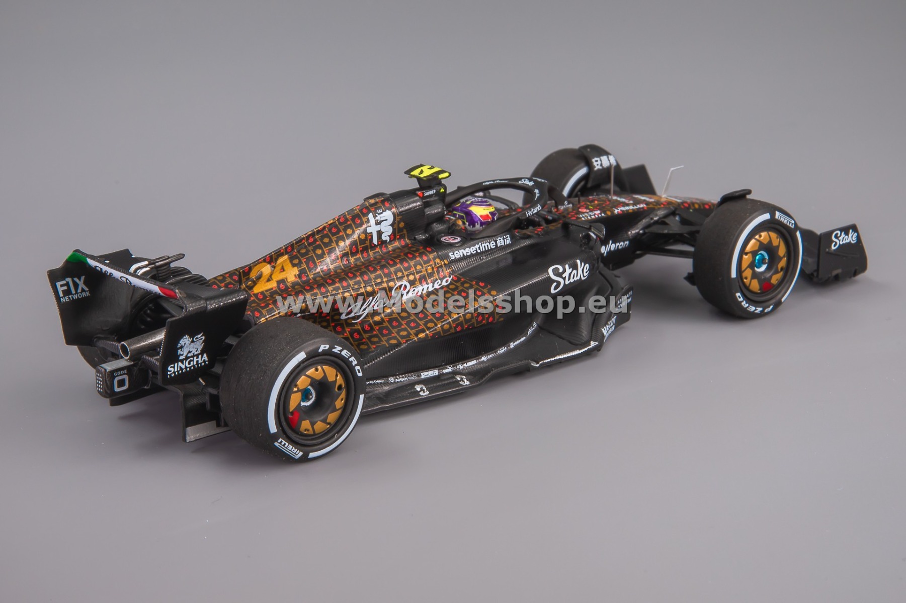 【2024A/W新作★送料無料】 Spark S8939 Alfa Romeo F1 Team Stake C43, No.24, Alfa Romeo ミニカー