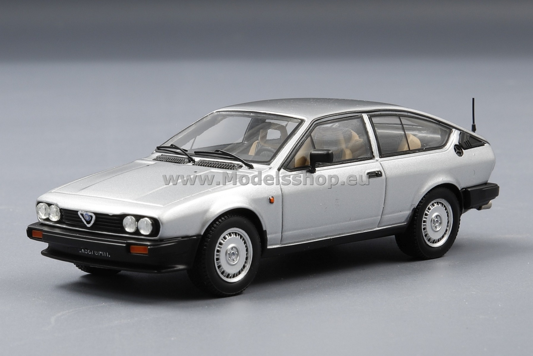 Alfa Romeo GTV 2.0,  1980 /silver/