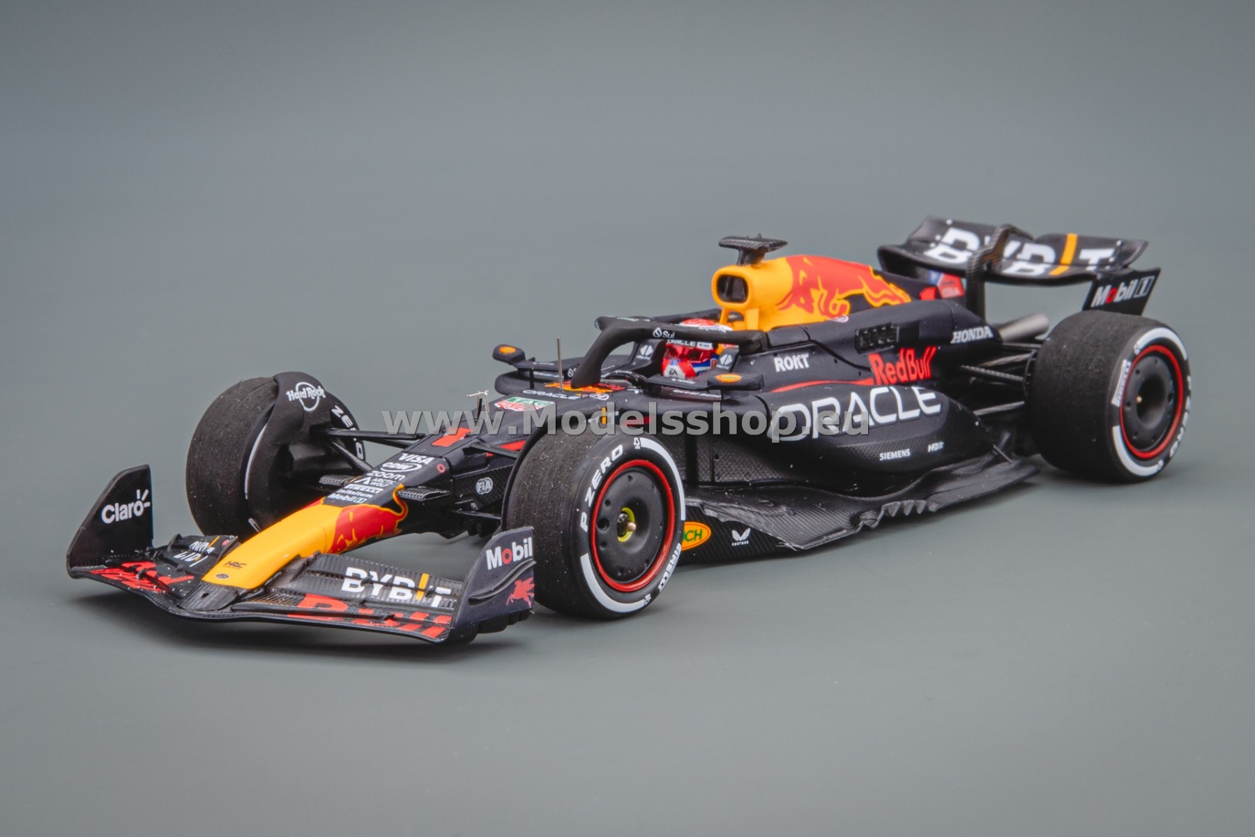 Spark S9519 Oracle Red Bull Racing RB20 No.1, Formula 1 Winner Bahrain GP 2024 Max Verstappen