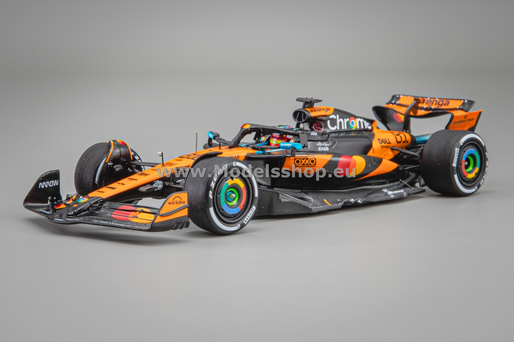 Spark S9580 McLaren No.81 McLaren Formula 1 Team, Winner Chinese F1 GP 2025, Oscar Piastri (W. pit board)