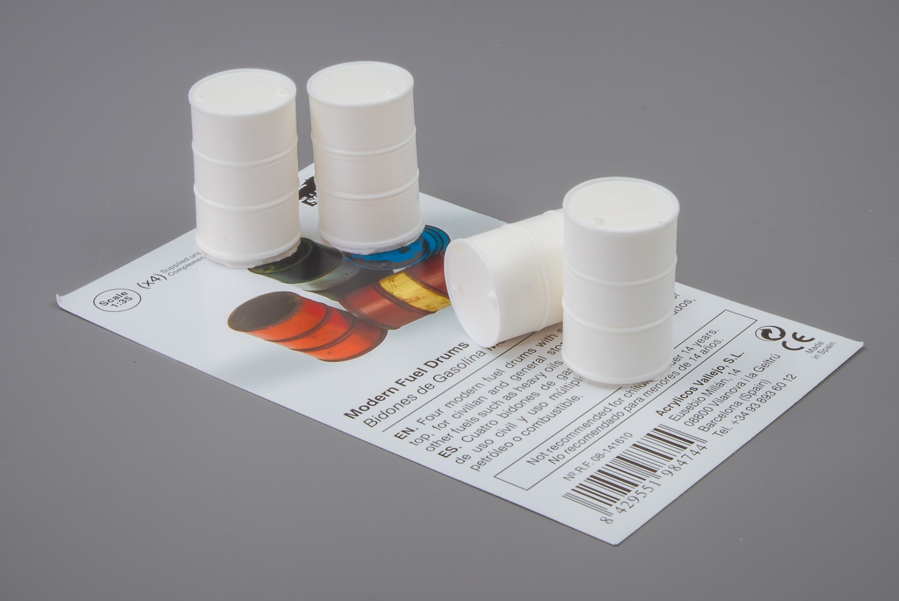 Vallejo SC204 Modern Fuel Drums, model kit