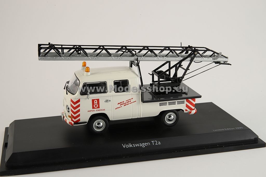 VW Transporter T2a with crew-cab and ladder 