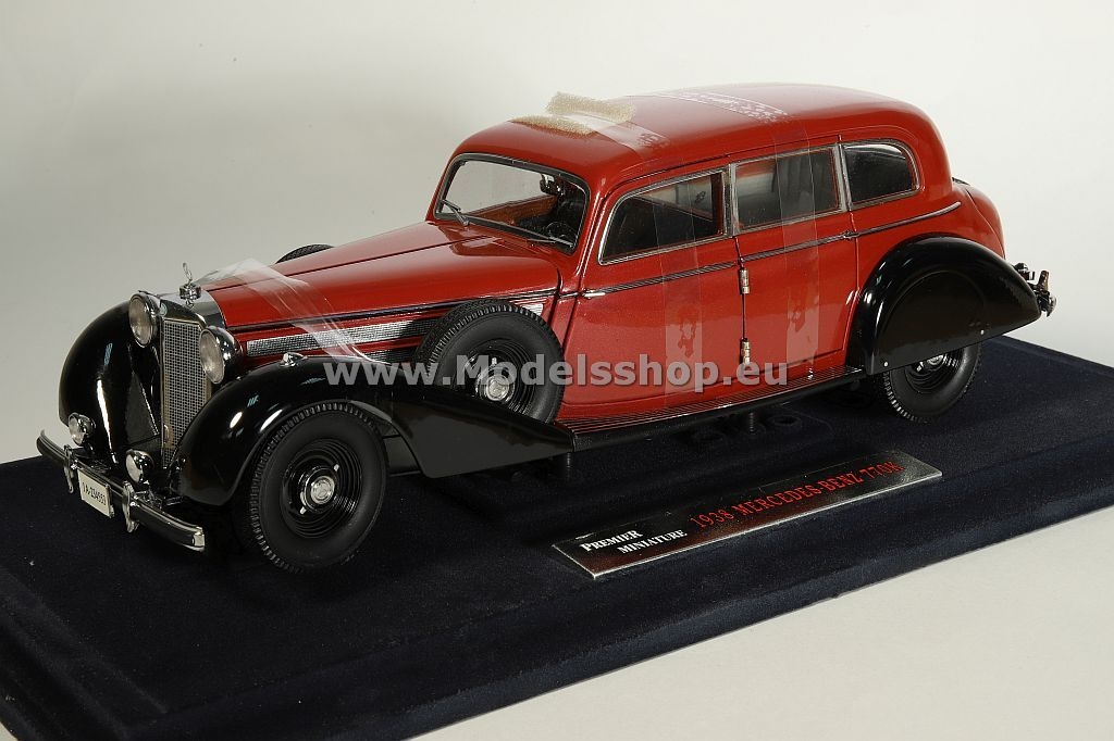Mercedes-Benz 770K limousine, 1938 w. Figurines (2pcs)  /red/
