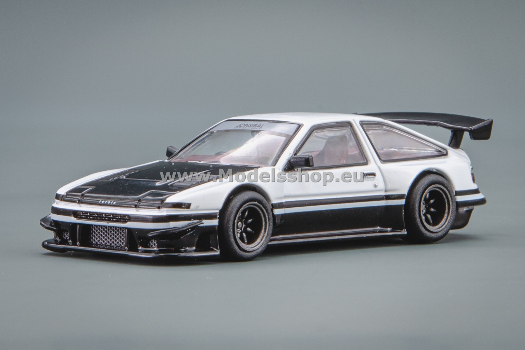 Tarmac Works Toyota Sprinter Trueno AE86, Widebody /white - black/