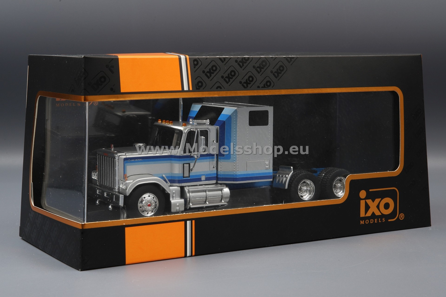 GMC General tractor truck, 1980 /silver - decorated/ GMC General tractor truck, 1980 /silver - decorated/