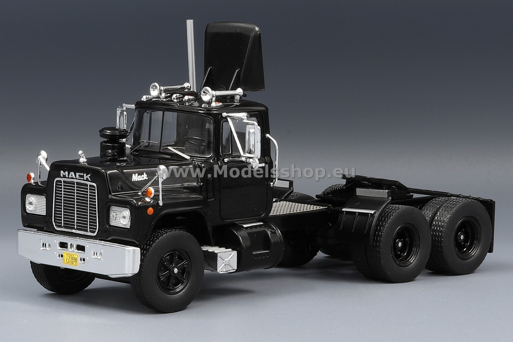 Mack R-Series tractor truck, 1966 /black/