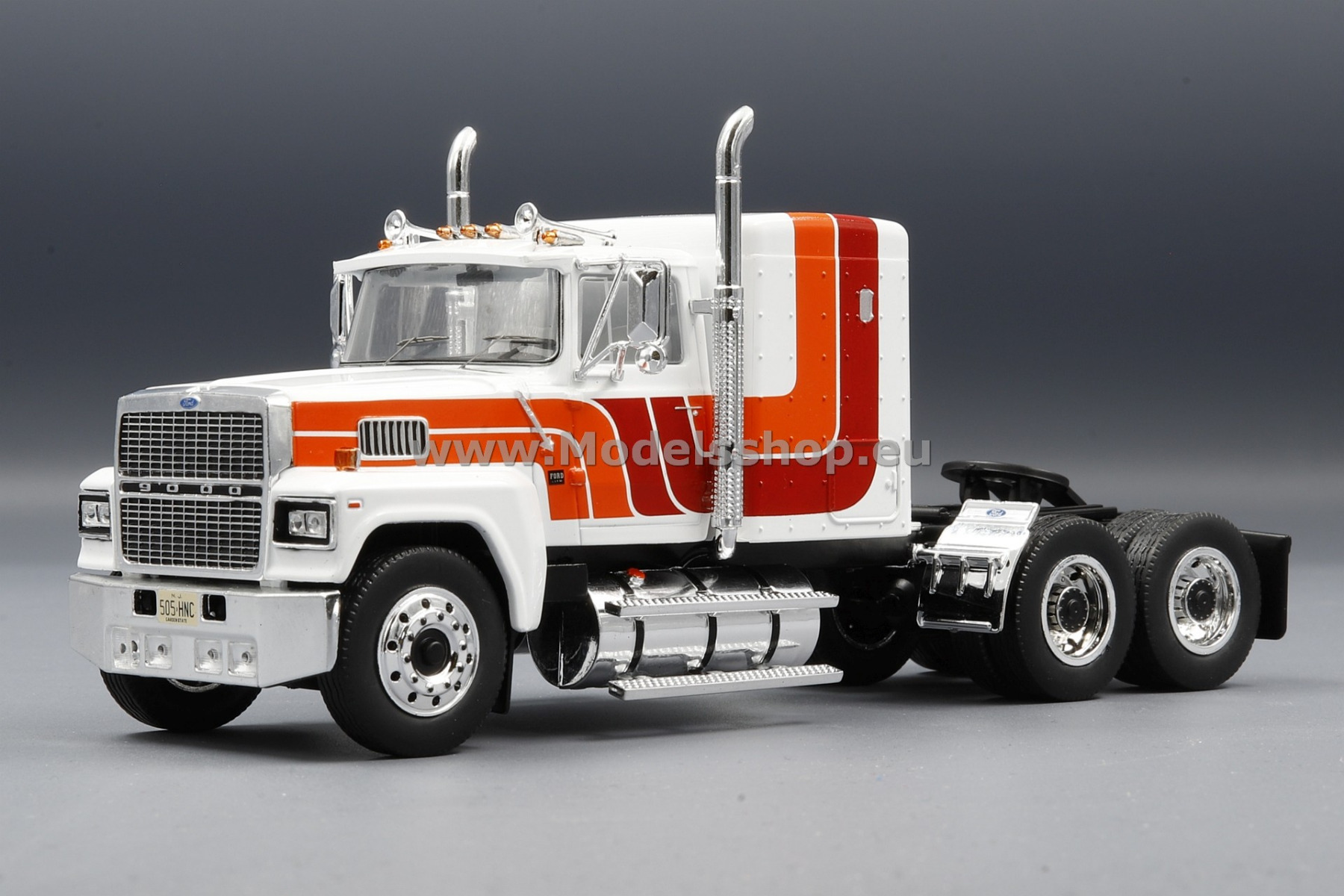 Ford LTL-9000 tractor truck, 1978 /white - orange/