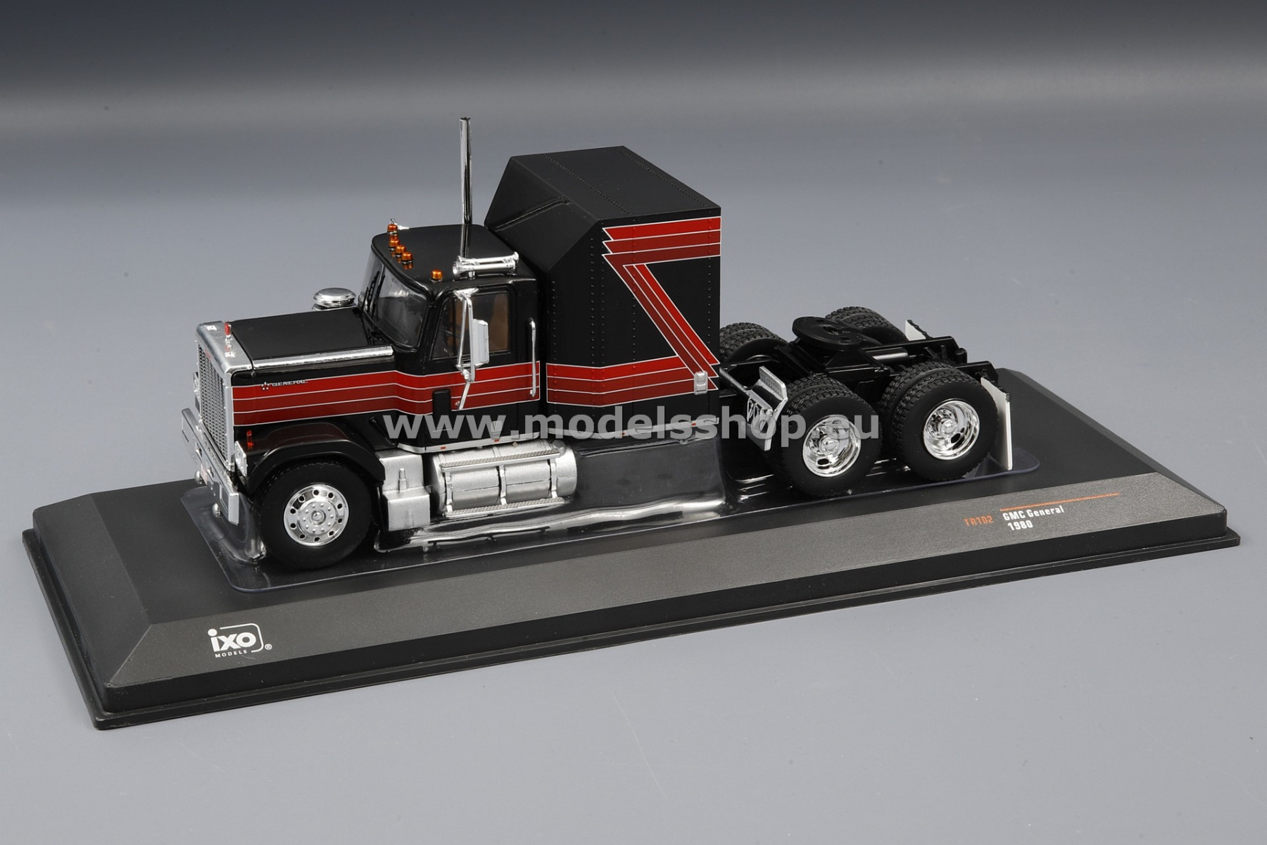 イクソ 1/43 GMC ジェネラル 1980 ベージュ/オレンジ