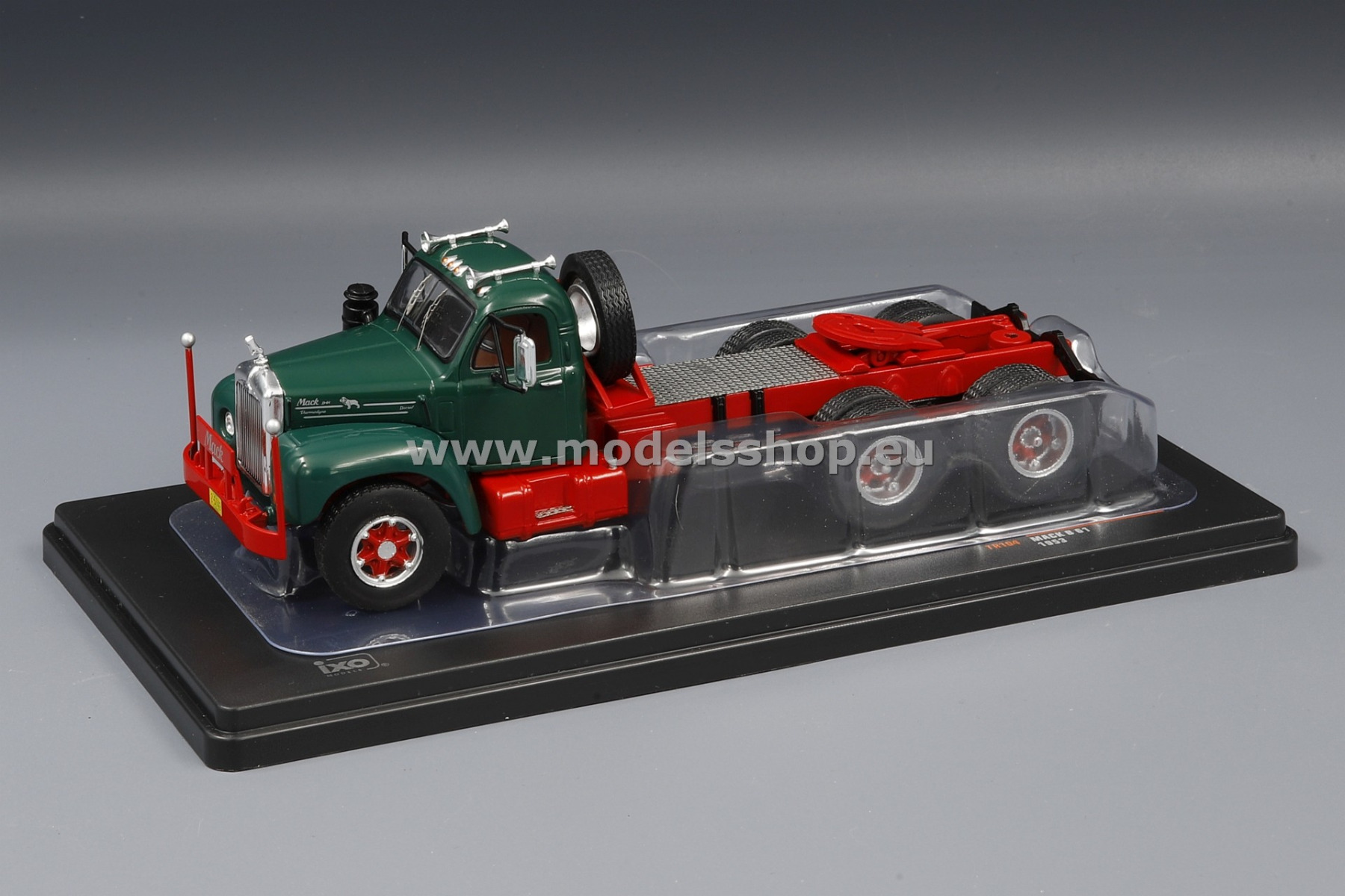 Mack B 61 tractor truck, 1953 /green/