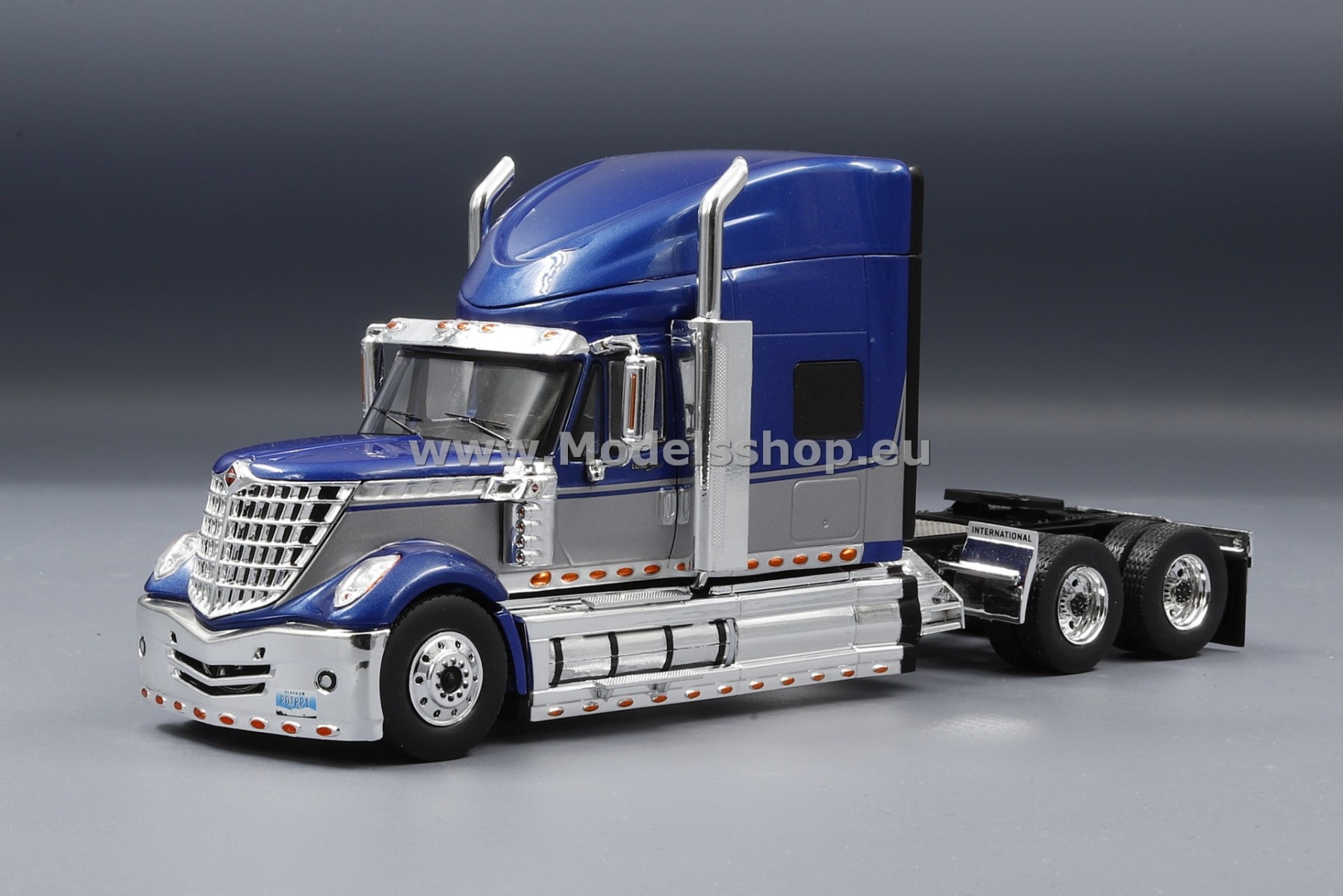 IXO TR118 International Lonestar, tractor truck, 2010 /blue metallic - silver/