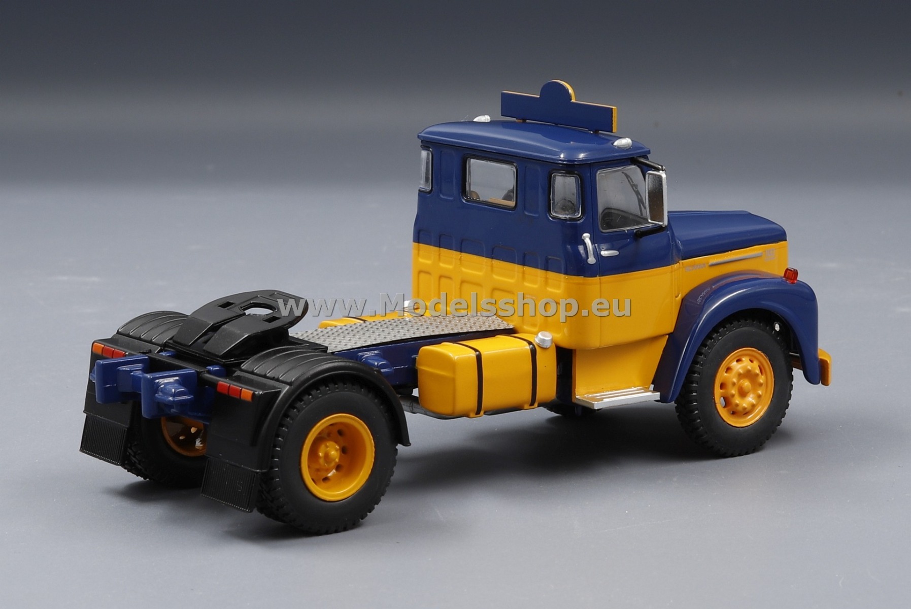 IXO TR122 Scania 110 Super, tractor truck, 1953 