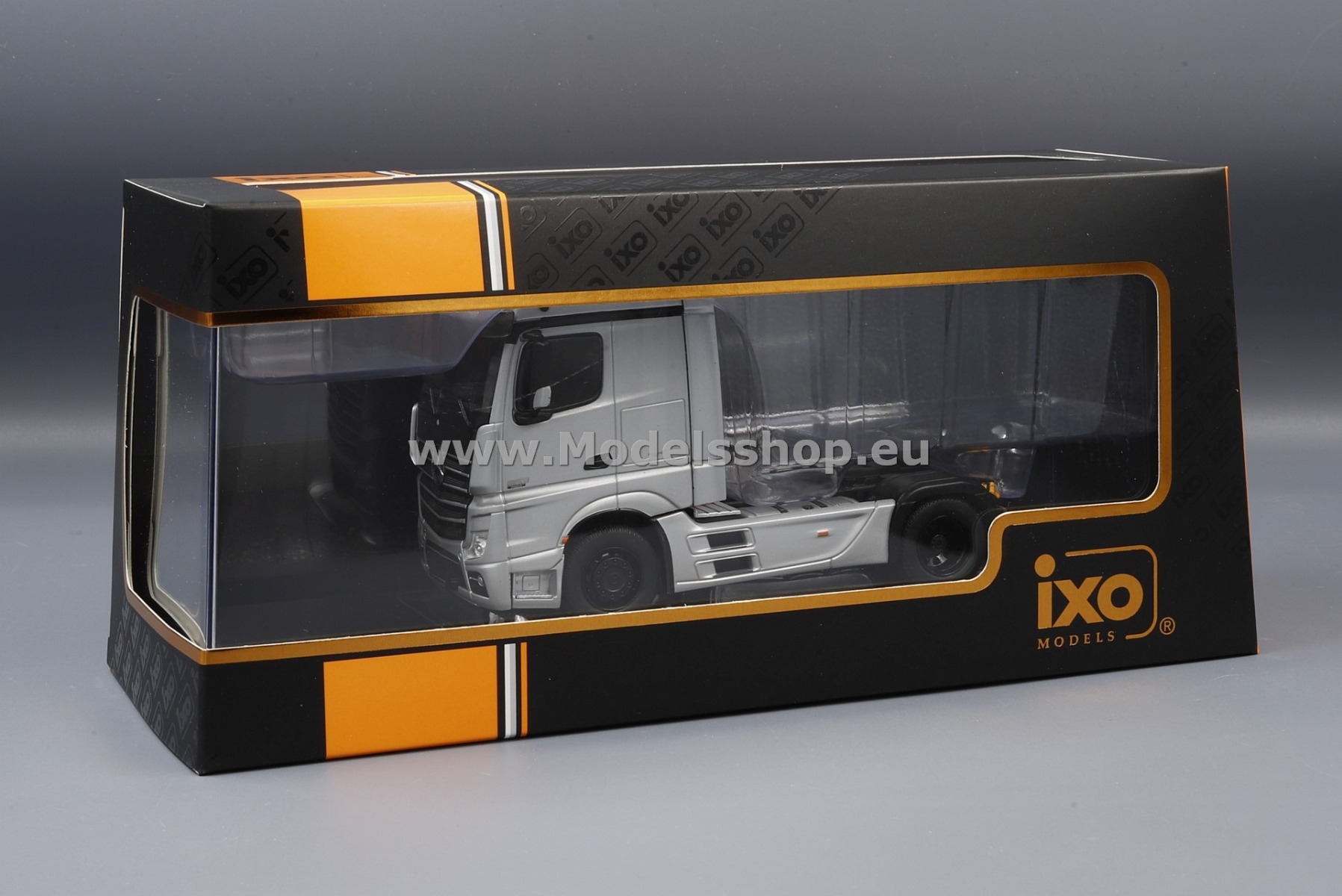 Mercedes-Benz Actros MP4 tractor truck /silver/ Mercedes-Benz Actros MP4 tractor truck /silver/