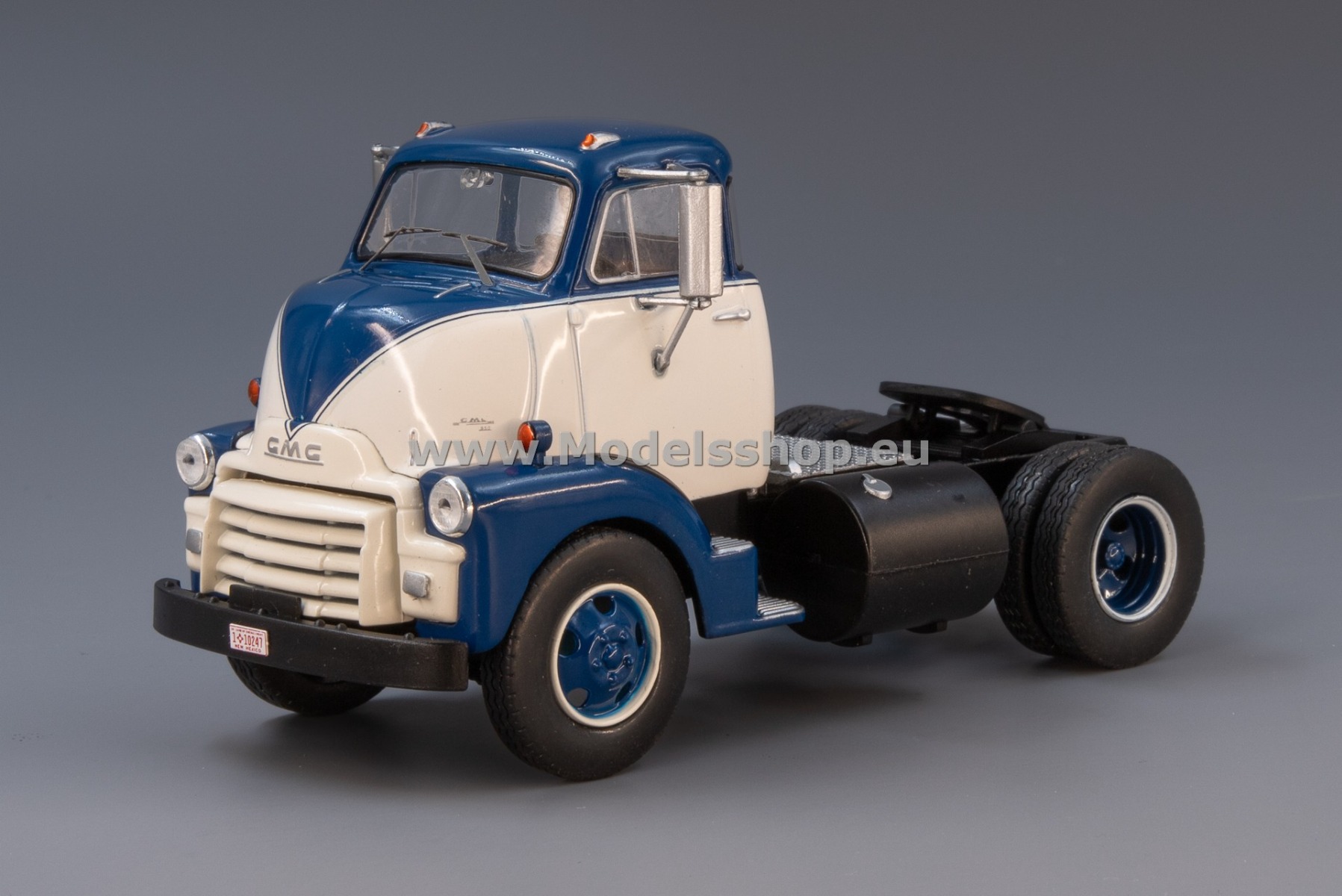 IXO TR150.22 GMC 950 COE tractor truck, 1954 /white - dark blue/