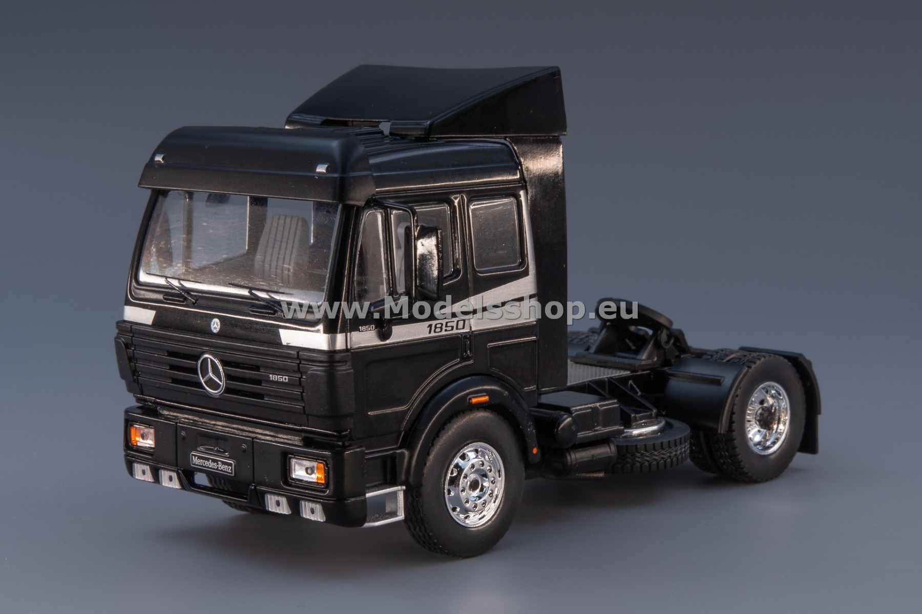 IXO TR156.22 Mercedes-Benz Sk II 1850 tractor truck, 1994 /black/