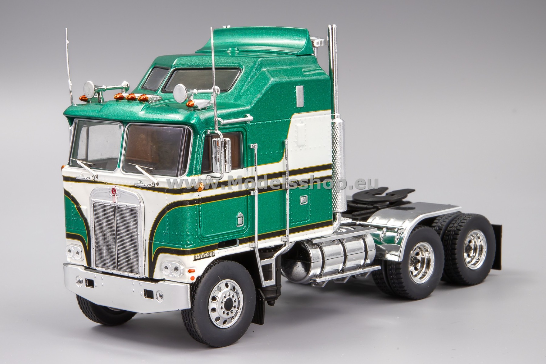 IXOTR182.22 Kenworth K100 Aerodyne tractor truck, 1976 /green metallic - white/