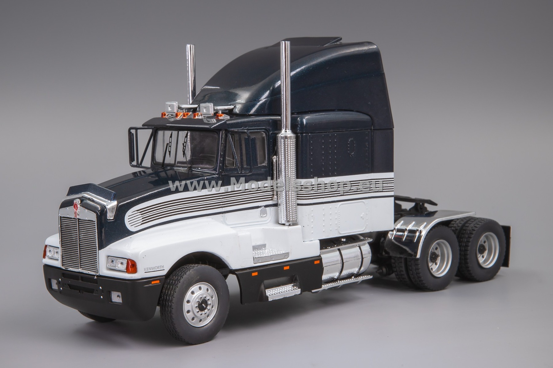IXOTR183.22 Kenworth T600A tractor truck, 1986 /black/ 