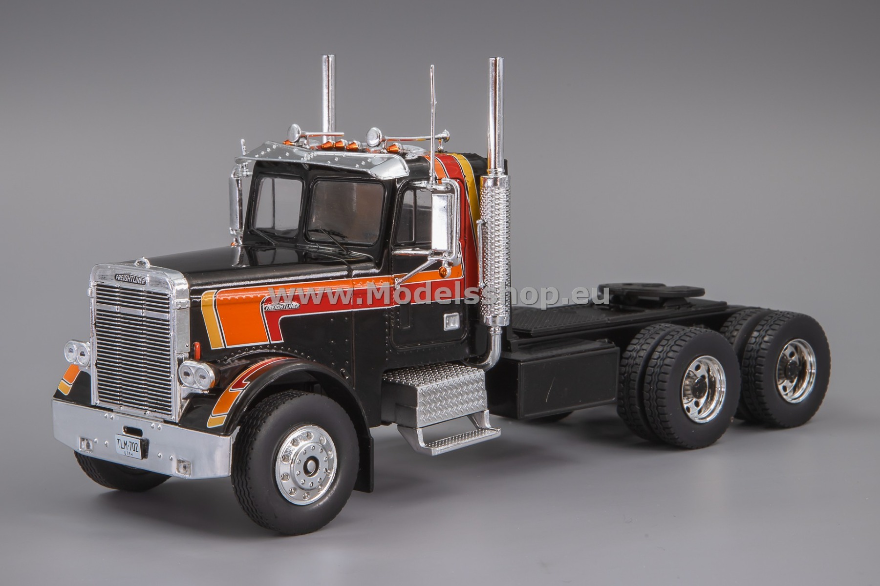 IXOTR186.22 Freightliner FLC 120 64 T tractor truck, 1977 /black/