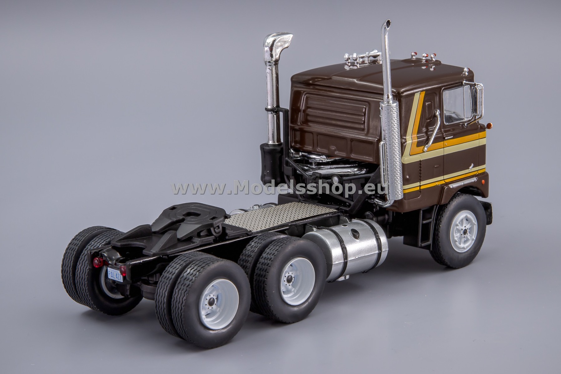 Camion Tracteur Mack F-Series 1977 échelle 1:43 - Ixo - Modèle Marron Et Jaune TR191.22 - Neuf