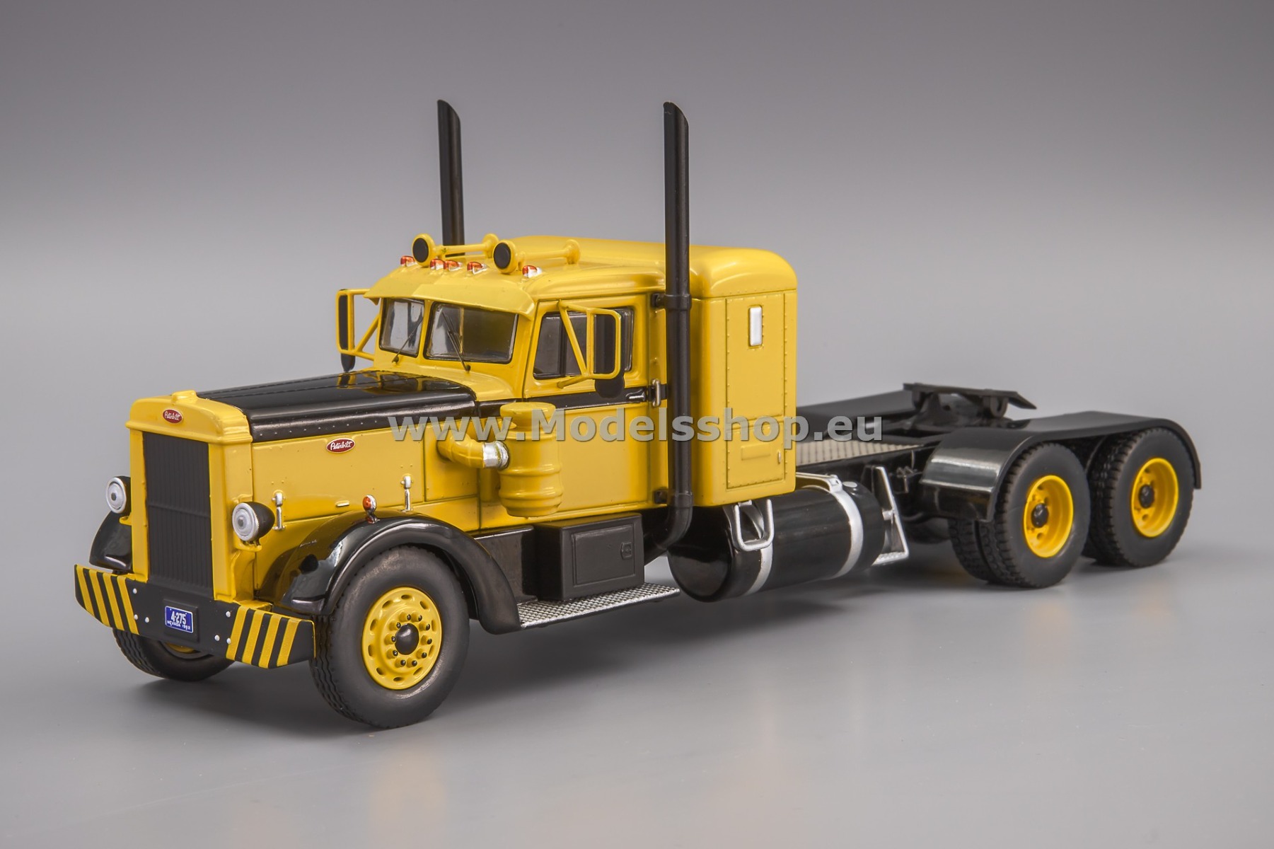 IXOTR192.22 Peterbilt 350 tractor truck, 1952 /yellow - black/