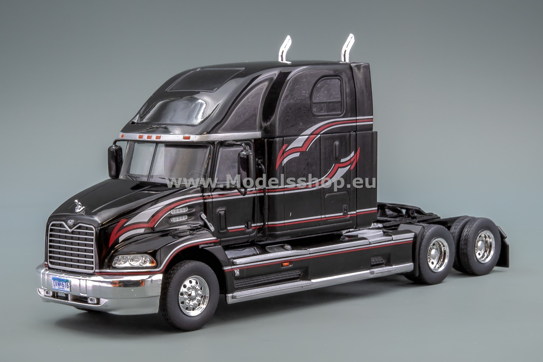 IXOTR198.22 Mack Vision tractor truck, 2000 /black/
