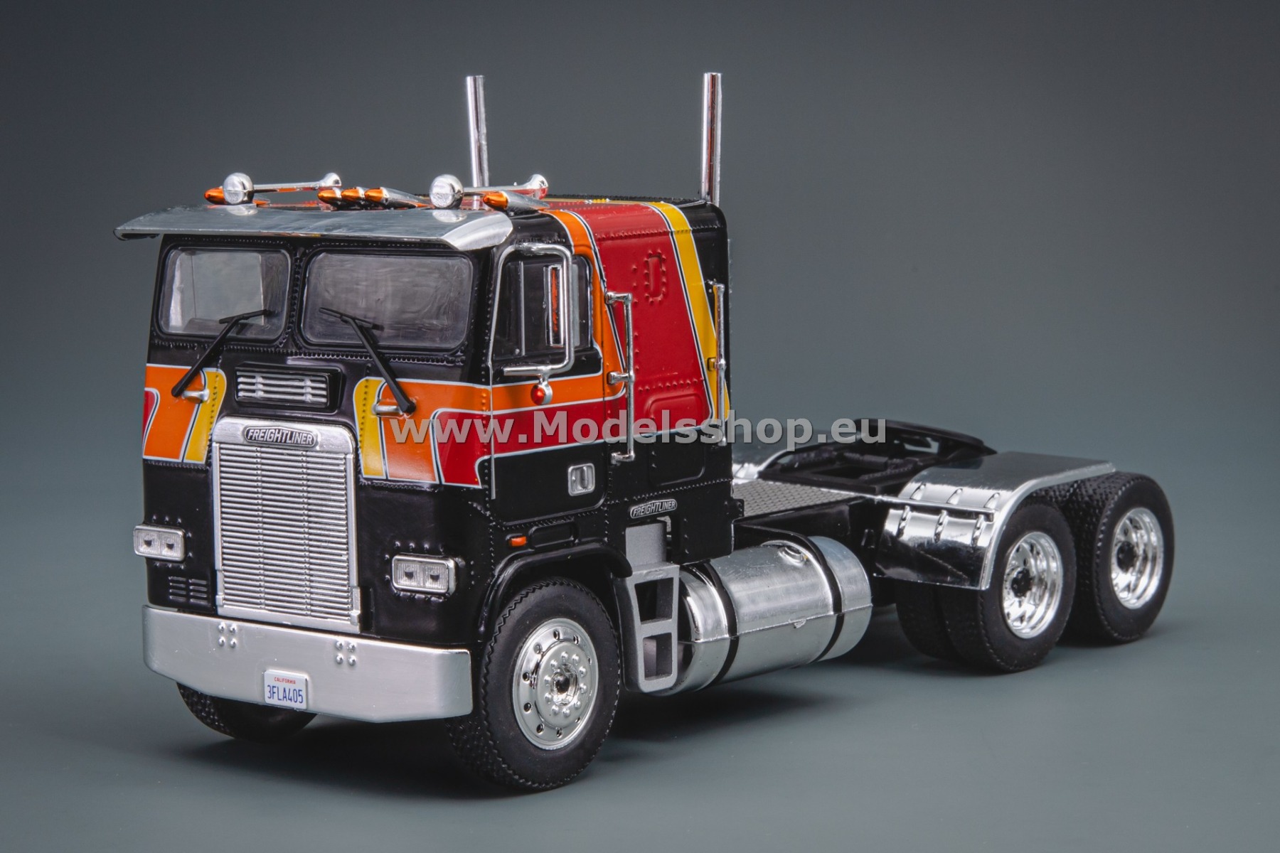 IXOTR215.22 Freightliner FLA tractor truck, 1993 /black - orange/