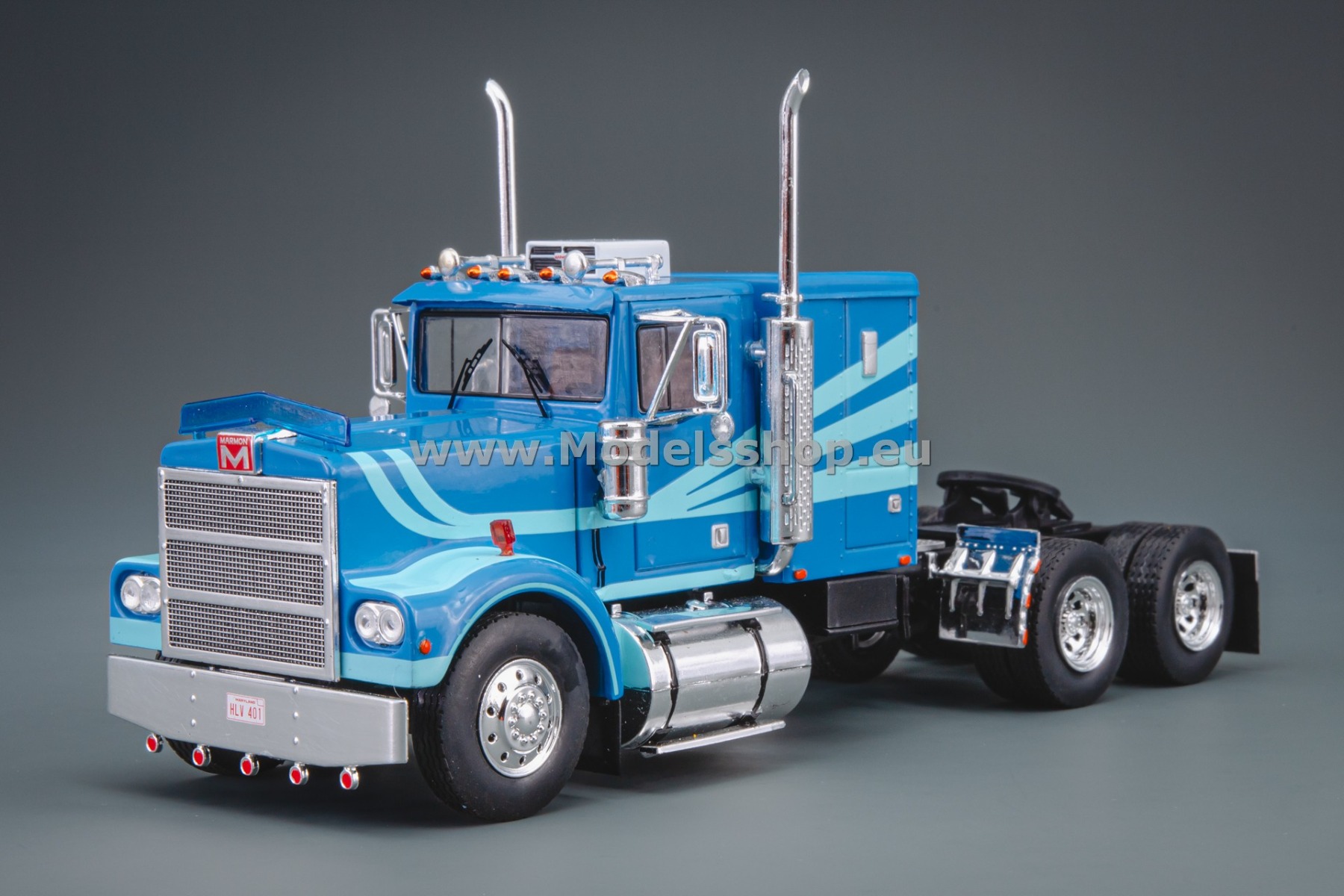 IXOTR216.22 Marmon CHDT tractor truck, 1980 /blue metallic/