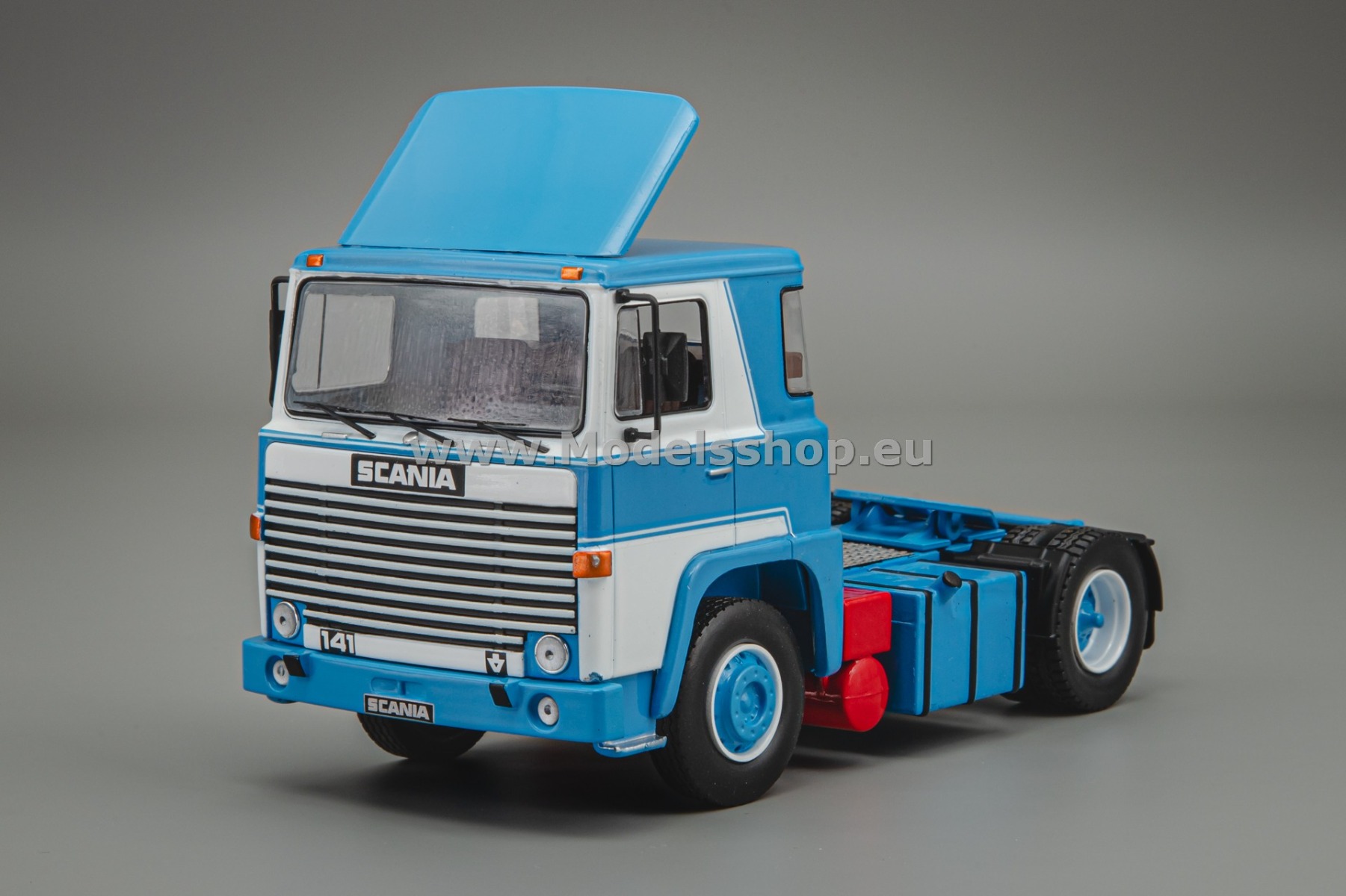 IXOTR221.22 Scania LBT 141 tractor truck, 1976 /blue - white/