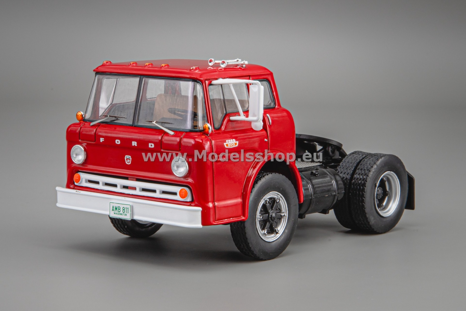 IXOTR230.22 Ford C-Series tracktor truck, 1967 /red/