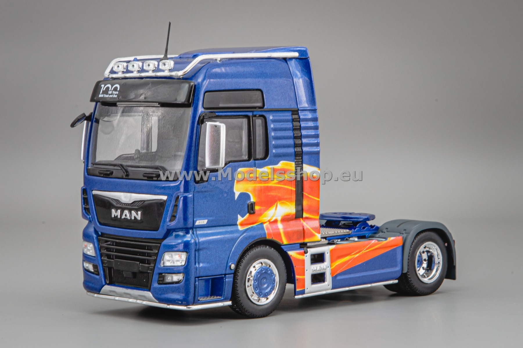 IXOTR235.22 MAN TGX XXL tractor truck, 2020 /blue metallic - decorated/