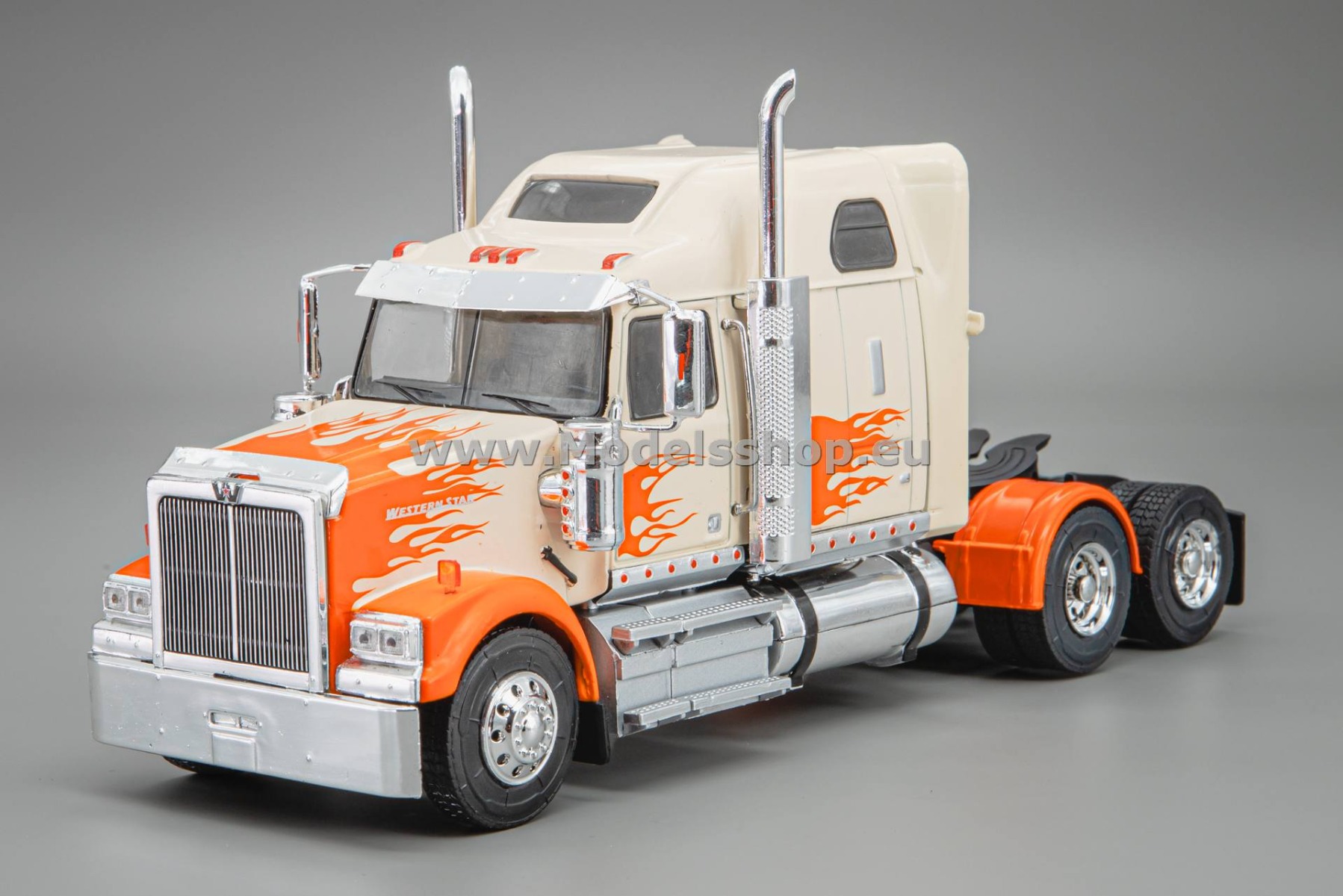 IXOTR238.22 Western Star 4900 tractor truck, 2000 /beige - orange/