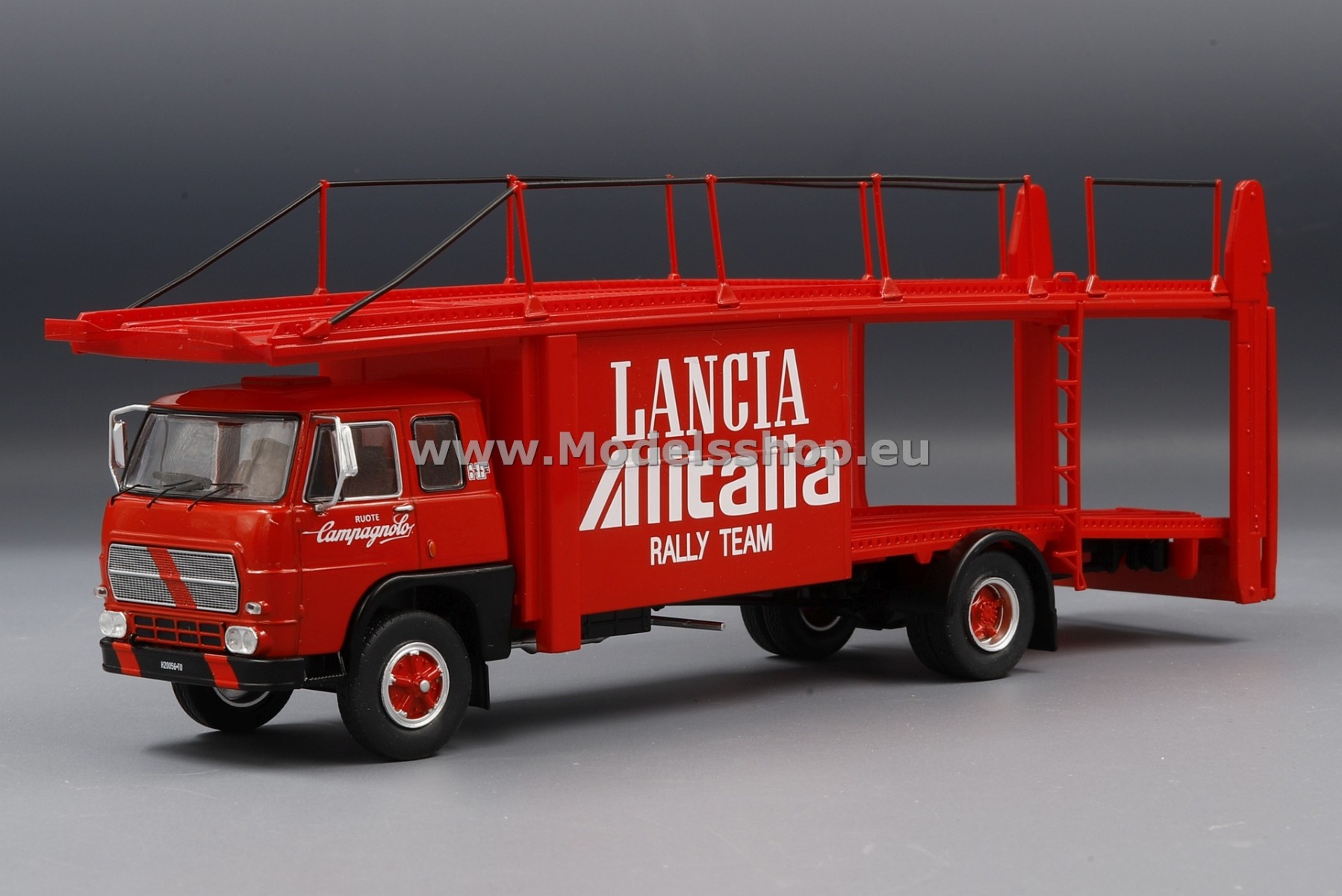 IXO TRU037 Fiat 673 car transporter / racing transport, Lancia Alitalia Rally team, 1976