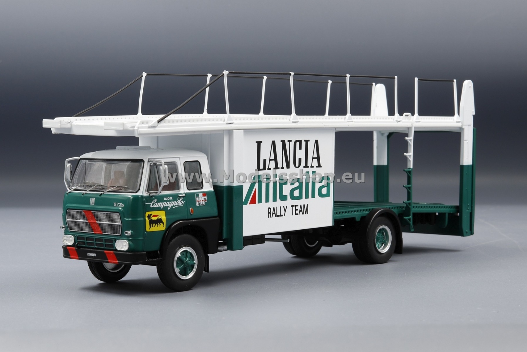 IXO TRU038 Fiat 673 racing transport, 1976, Lancia Alitalia racing team /green -white/