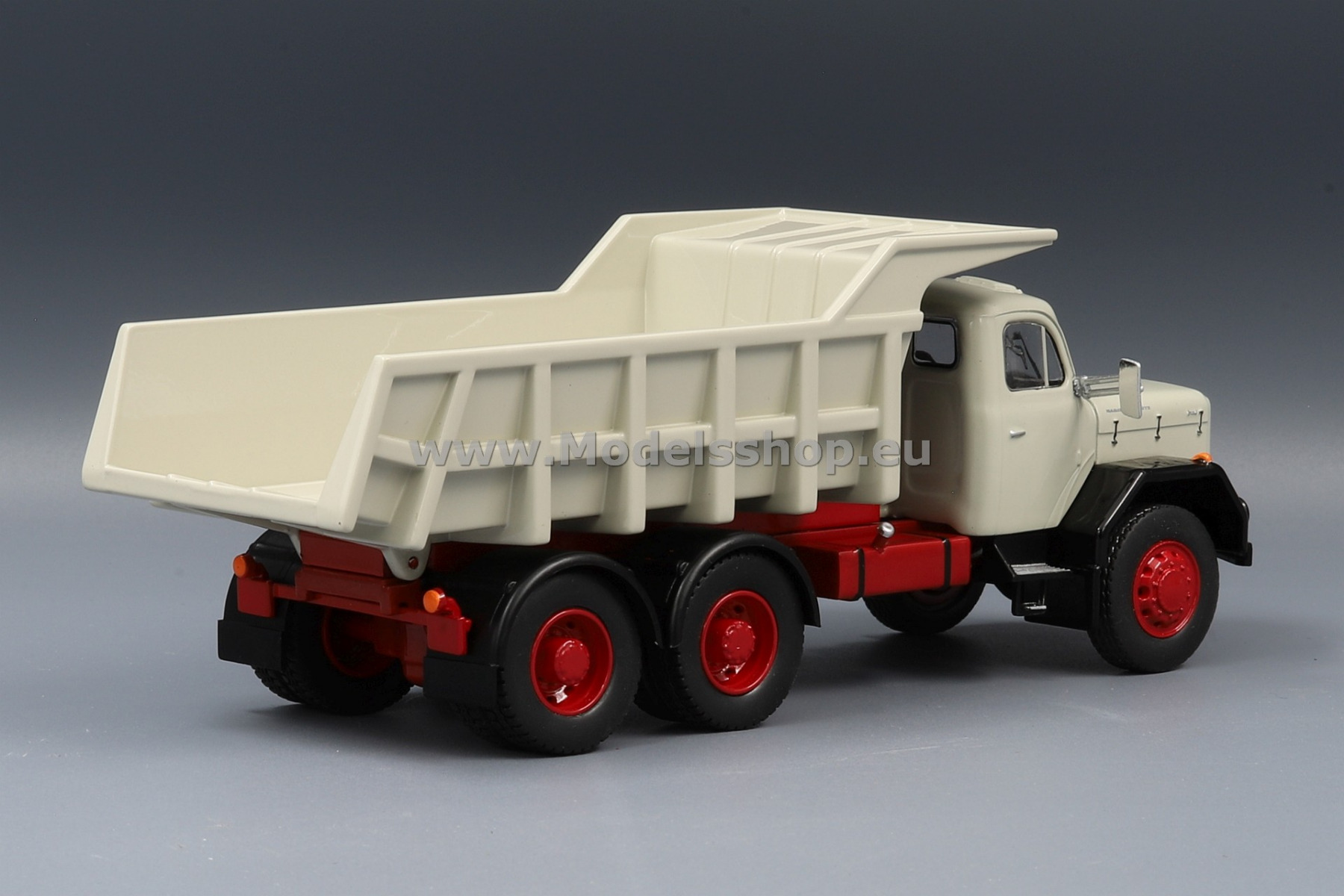 IXO TRUD001 Magirus Jupiter 6x6, dump truck /grey/