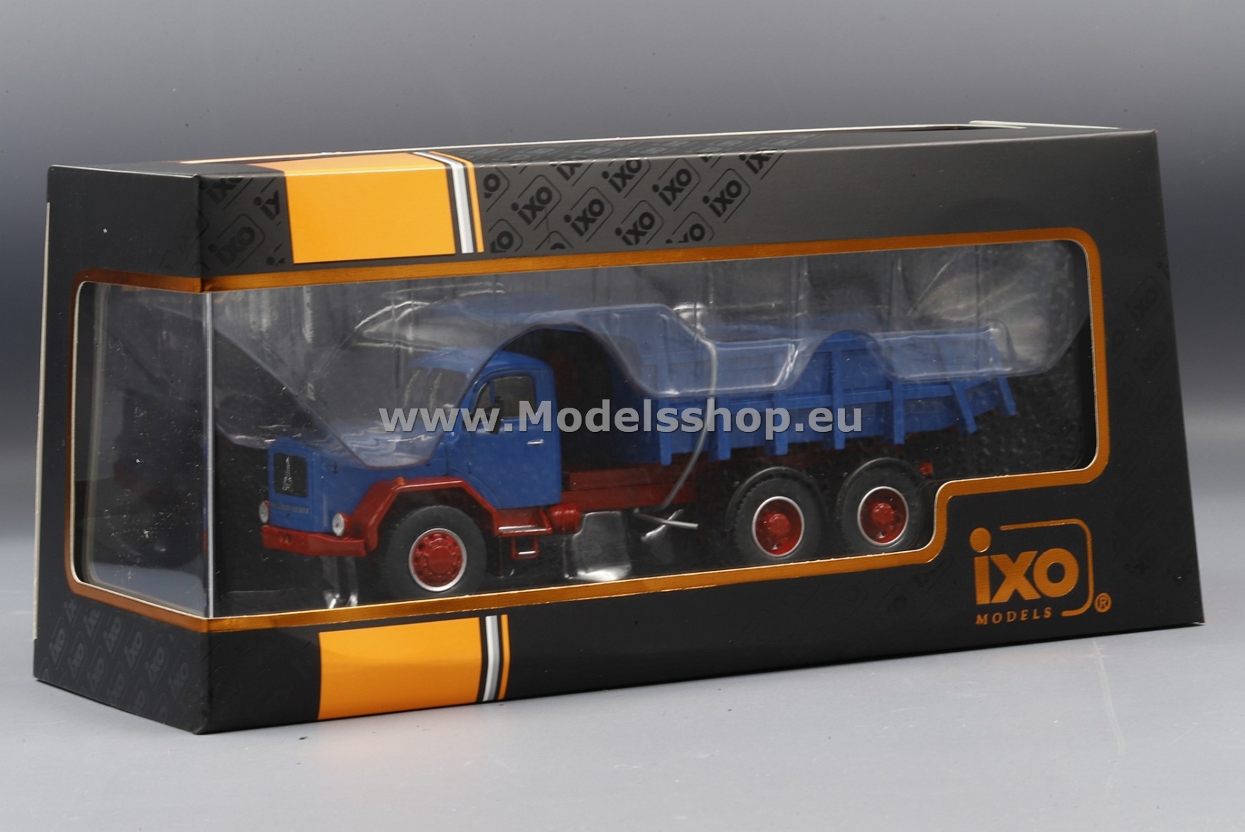 IXO TRUD004 Magirus Jupiter 6x6, dump truck /blue - red/