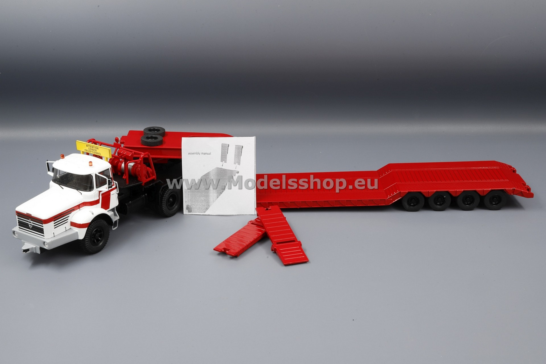 Berliet TB 015 M3 6x4 tractor truck, 1960 with low loader
