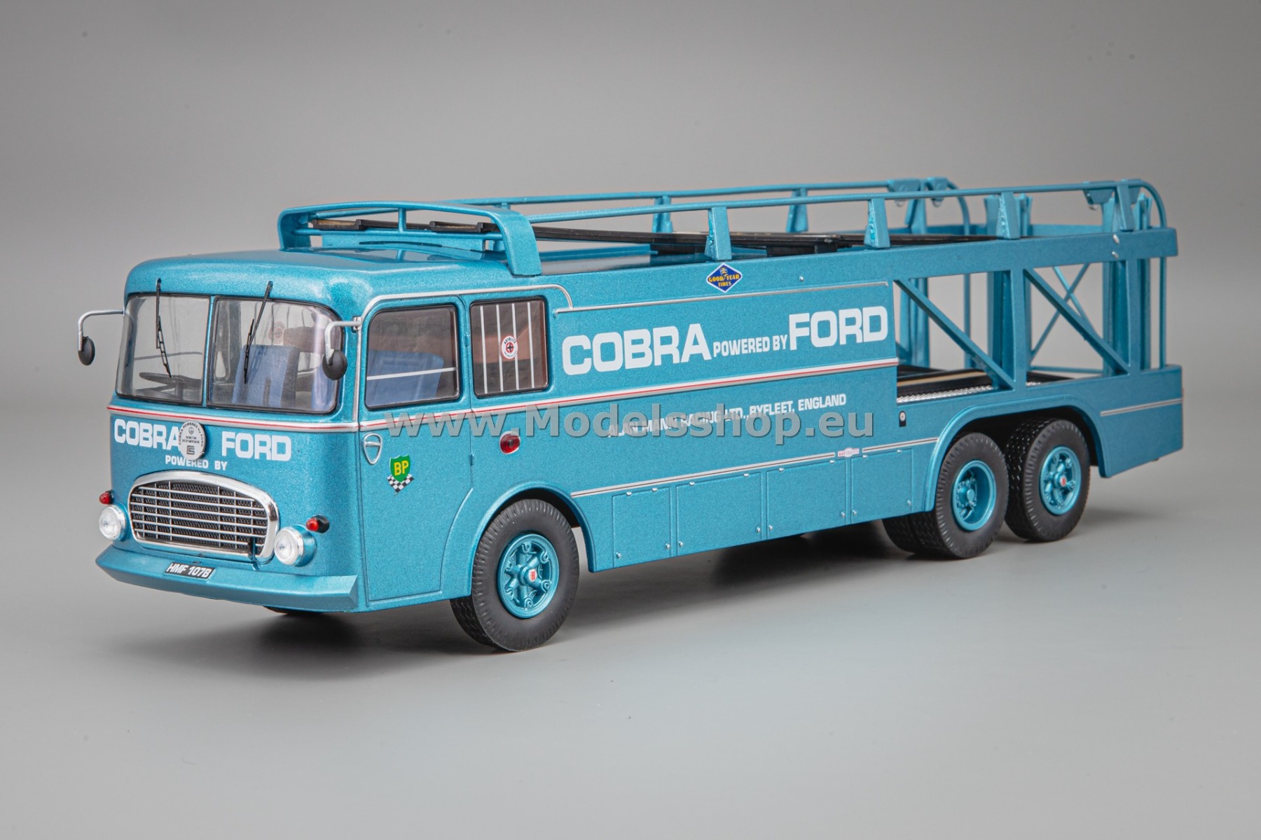 IXOTTR041.22 Fiat Bartoletti 306/2 Renntransporter / racecar transporter, 1956 /blue metallic/