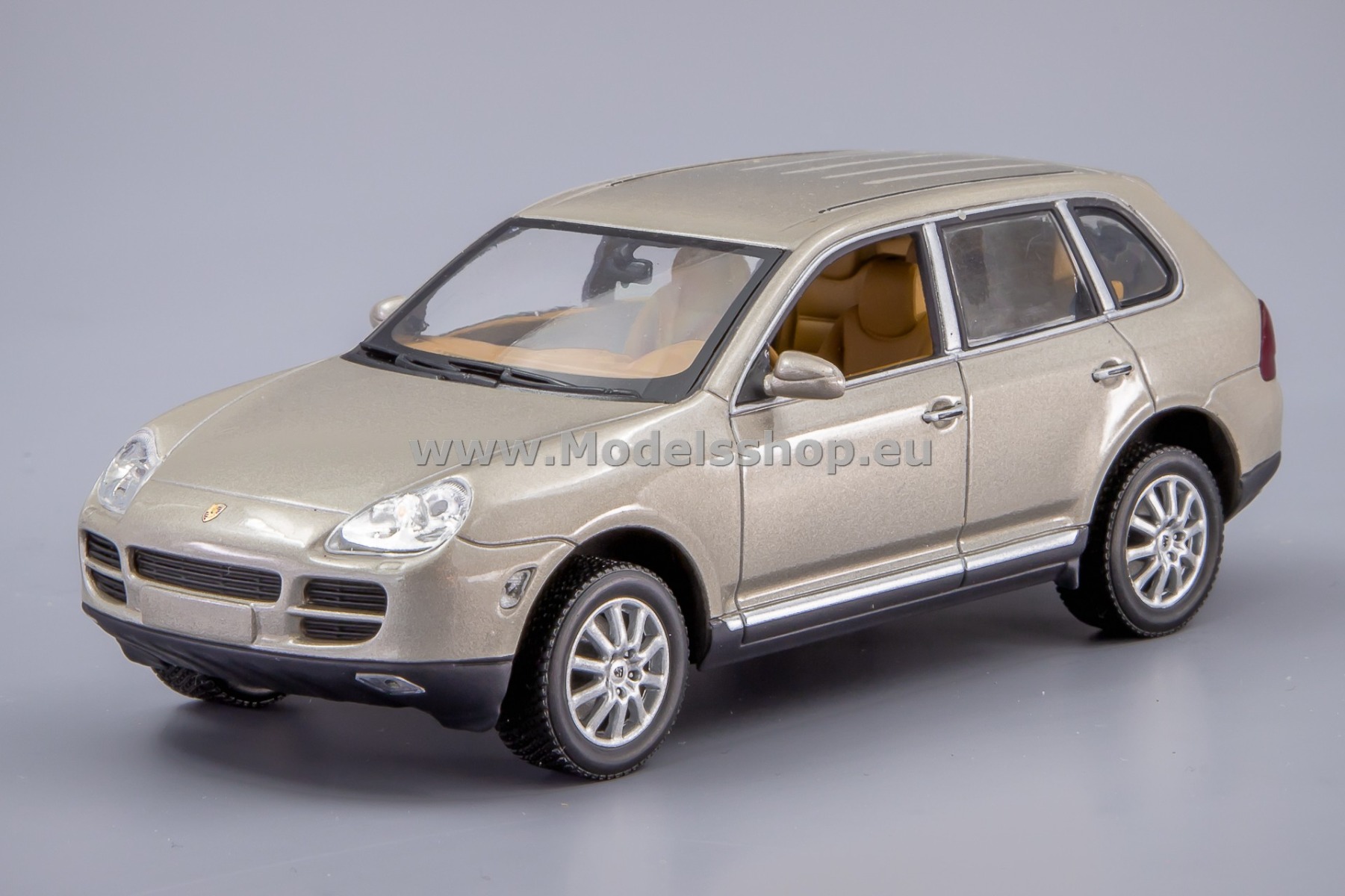 Porsche Cayenne, 2003 /beige/