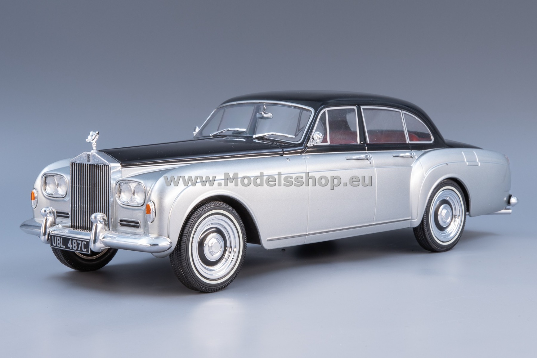 MCG 18128 Rolls-Royce silver Cloud III Flying track H.J.