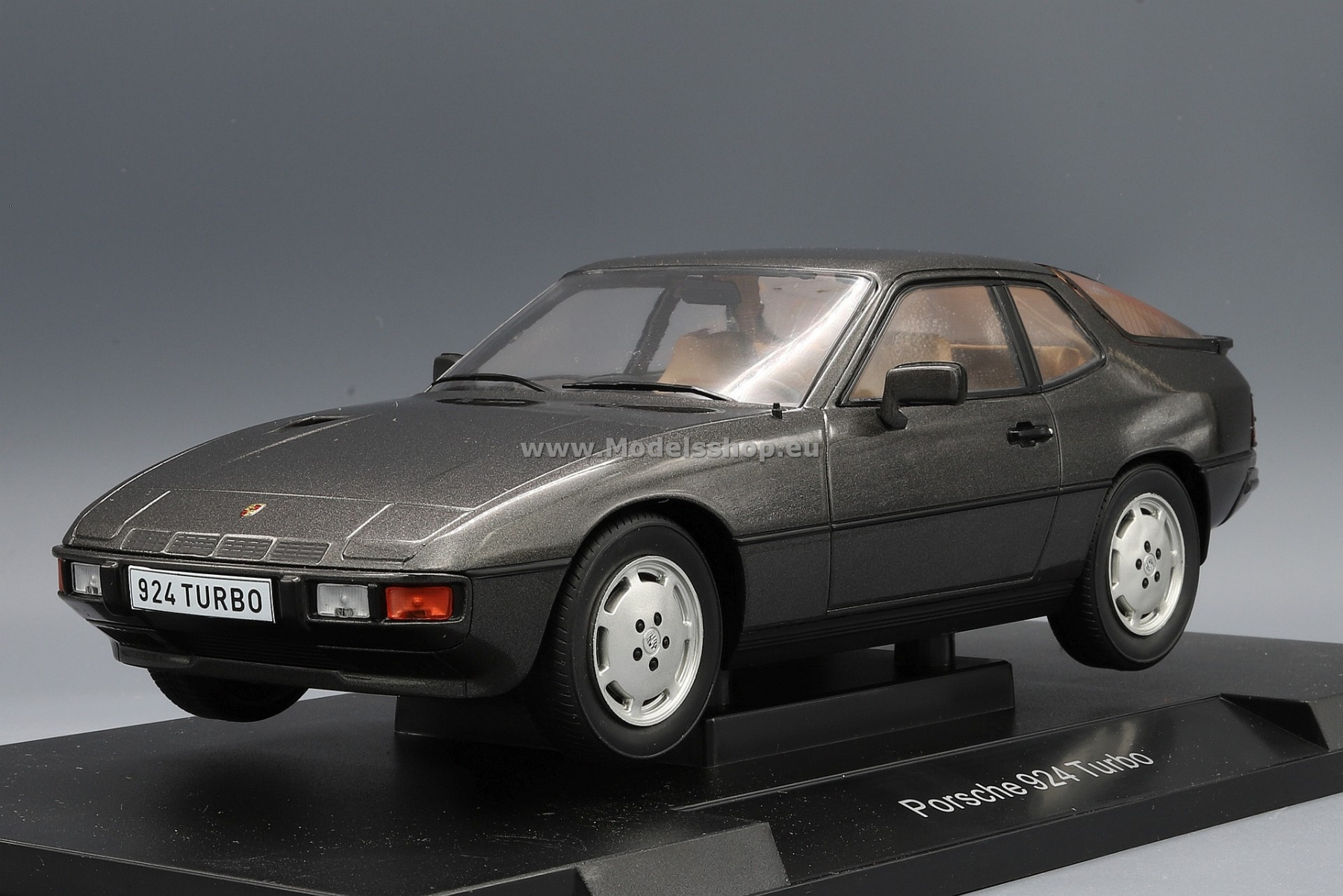 MCG 1/18 - Porsche 924 Turbo 1979 White Diecast model car | eBay