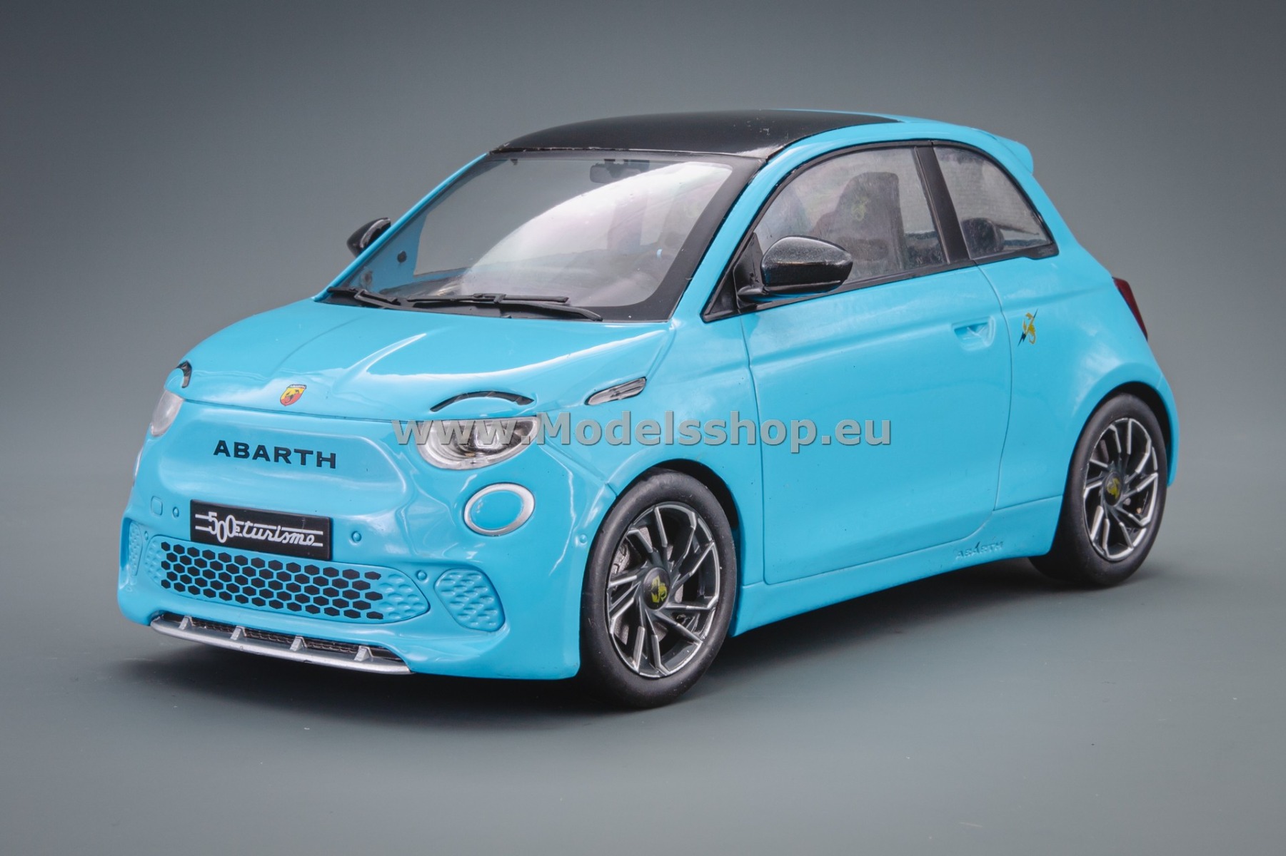 MCG /イクソ 1/18 アバルト 500e 2024 (ライトブルー) MCG /イクソ 1/18 アバルト 500e 2024 (ライトブルー) Fiat 500e