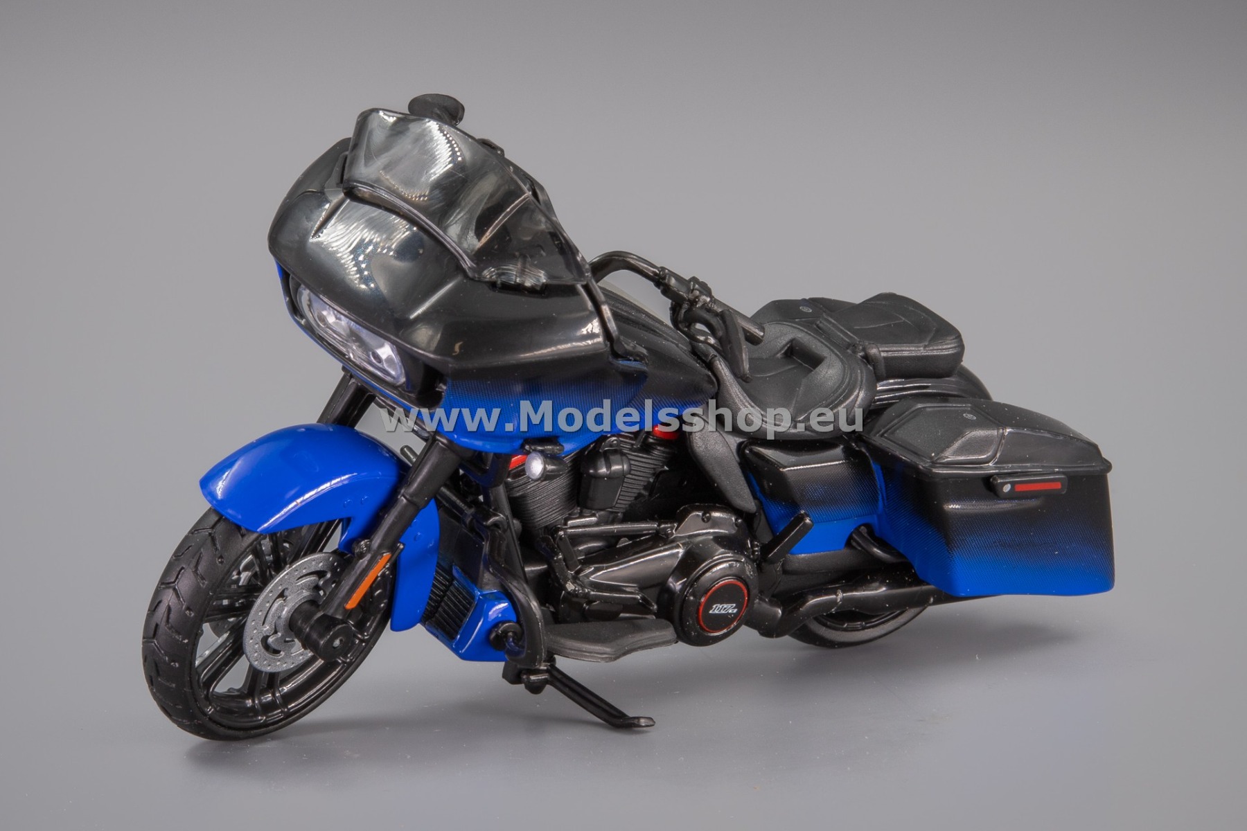 Maisto Harley-Davidson CVO Road Glide, 2018 /blue black/