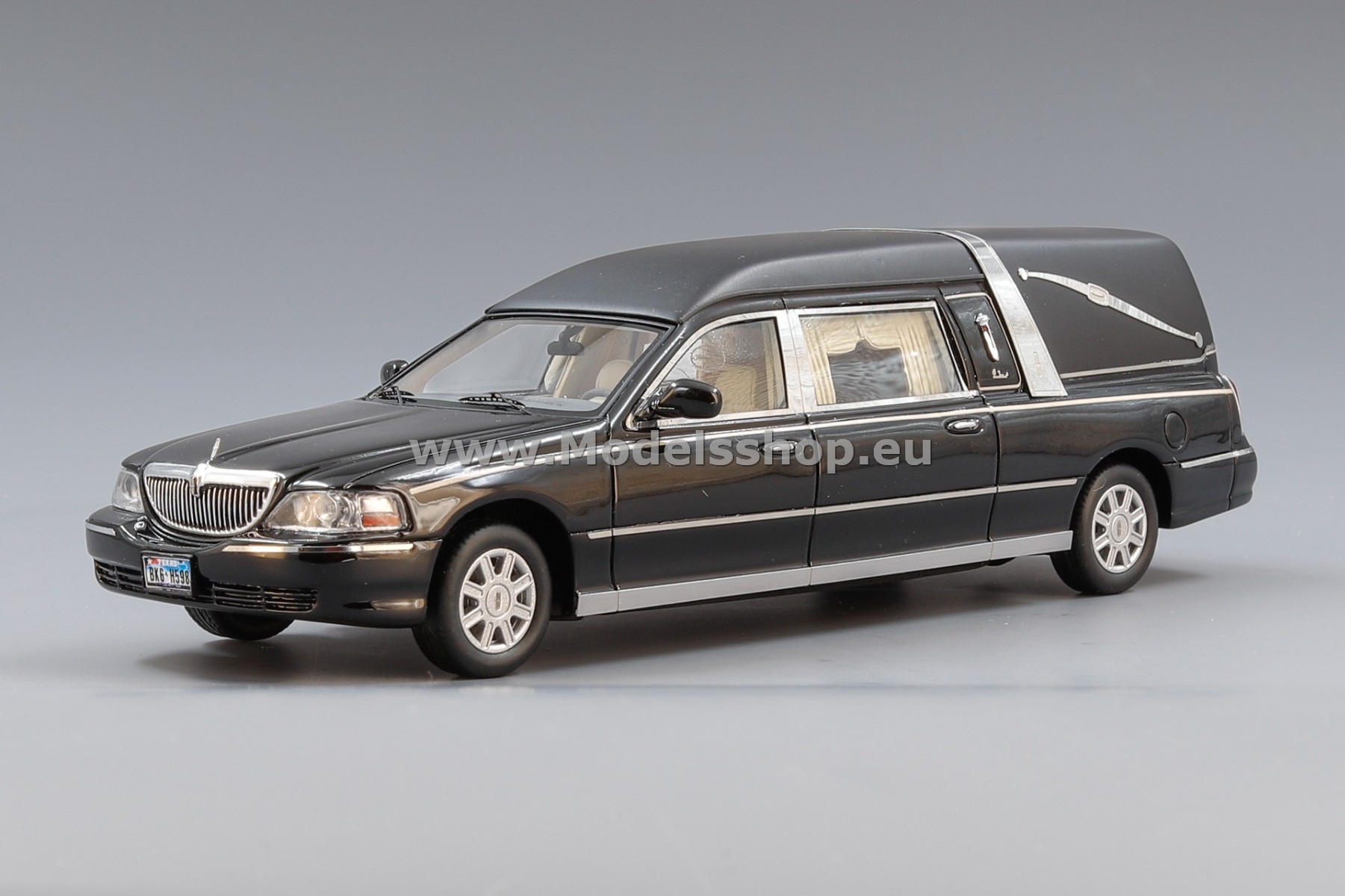 Esval Models EMUS43022B Lincoln Town Car Hearse by Eagle Coach Co
