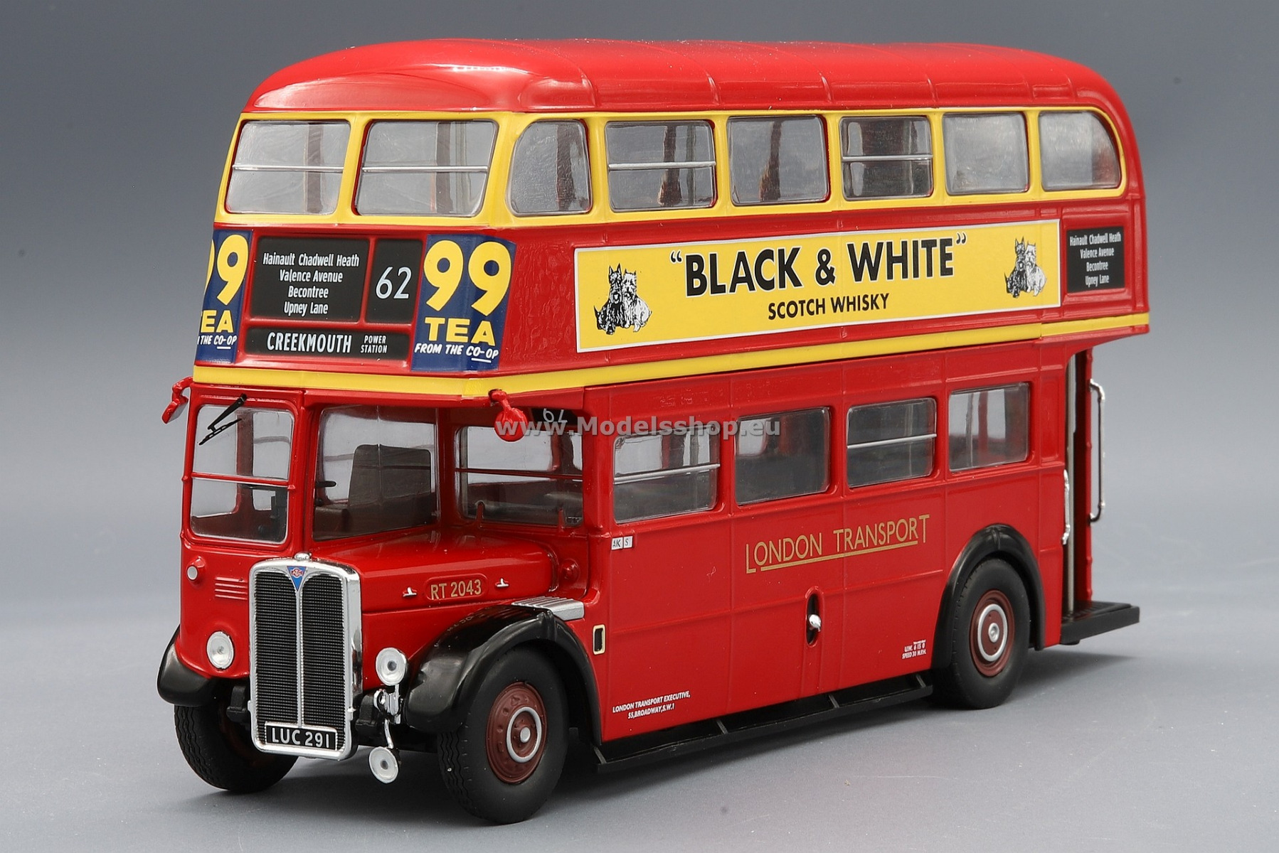 thumbnail image 2 of 1/43 IXO Hachette AEC Regent III RT Country Bus - 1947 London U.K. No.406 2 of 5